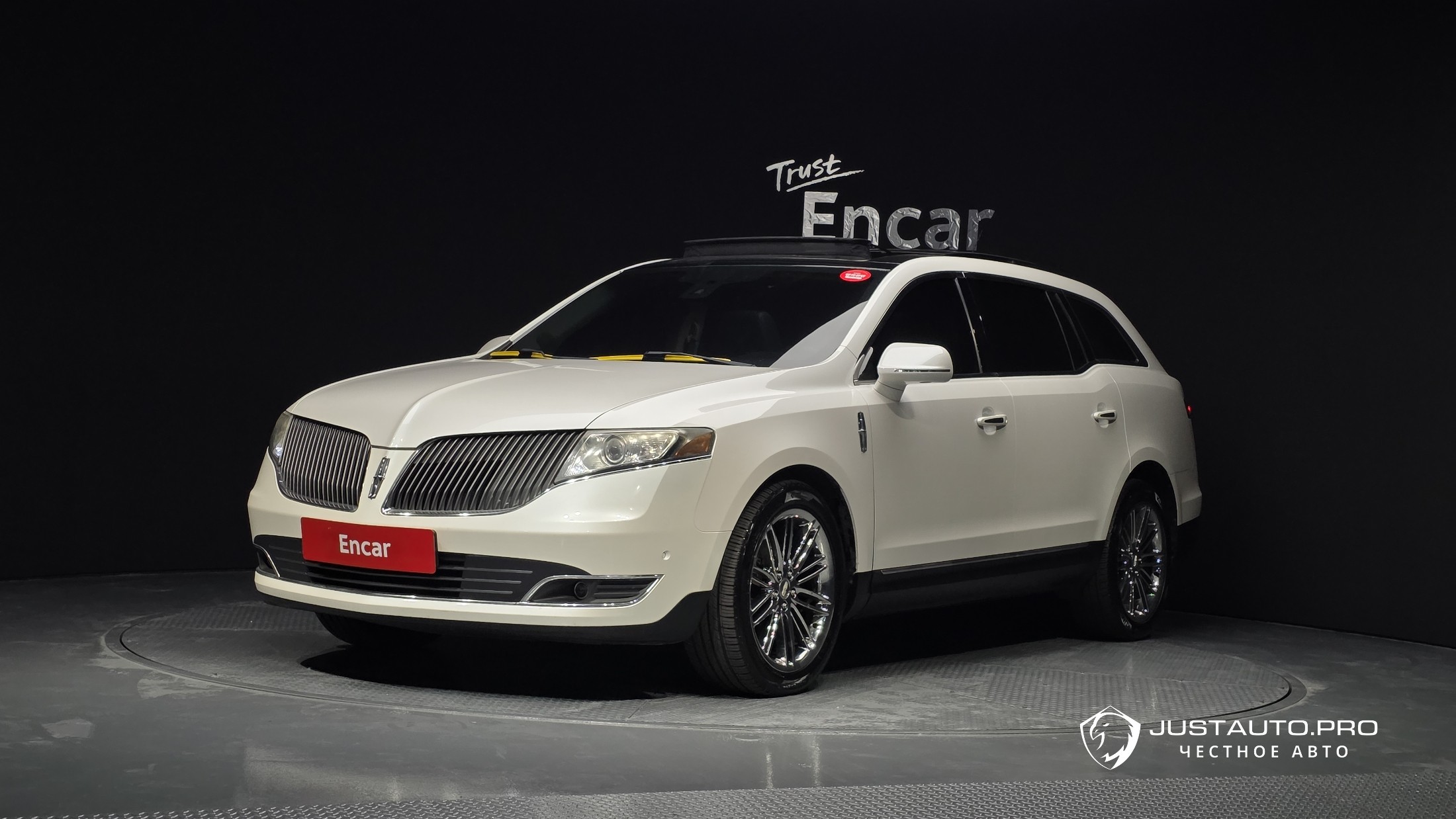 Автомобиль Lincoln MKT