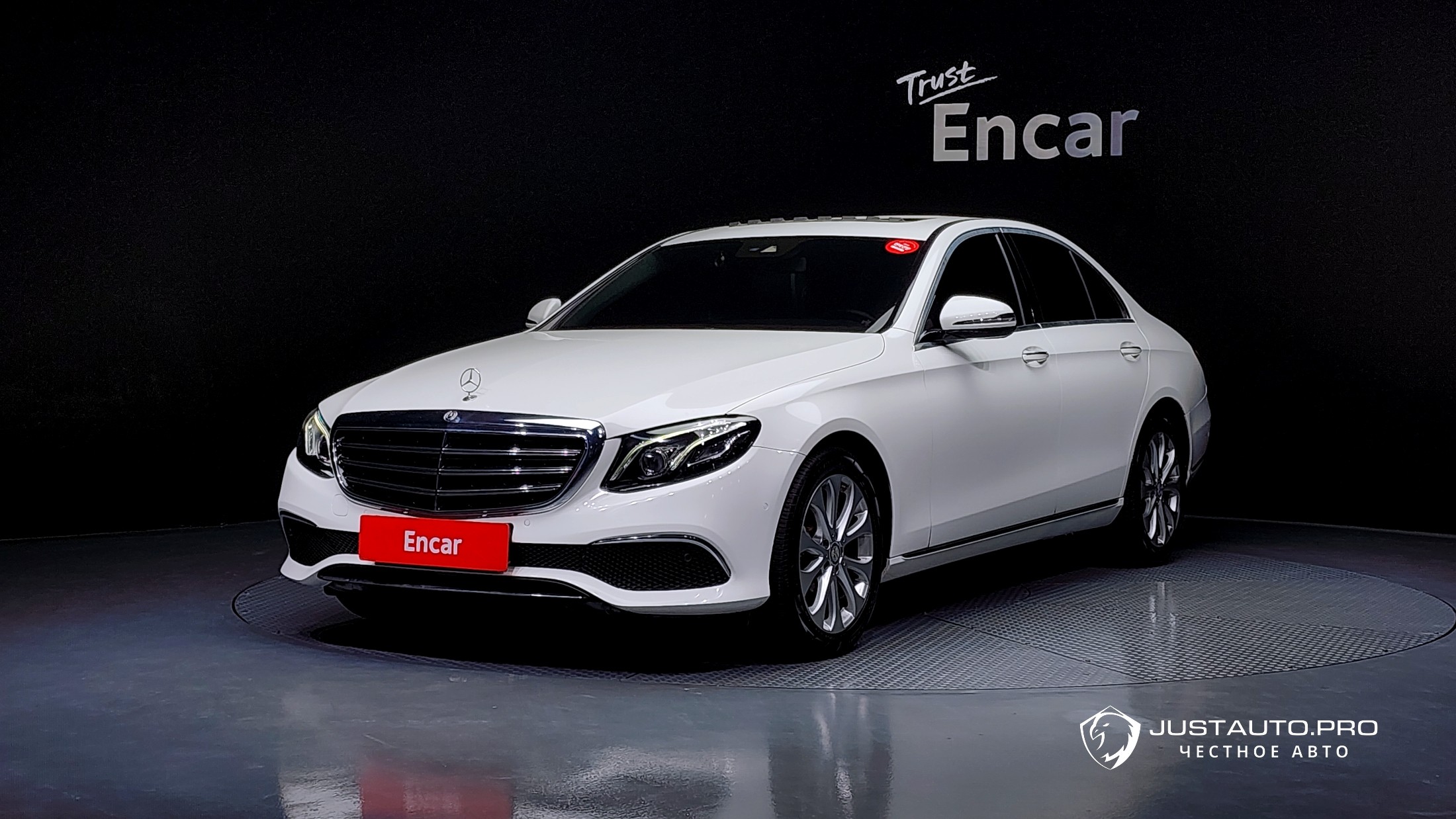 Автомобиль Mercedes-Benz E-Class