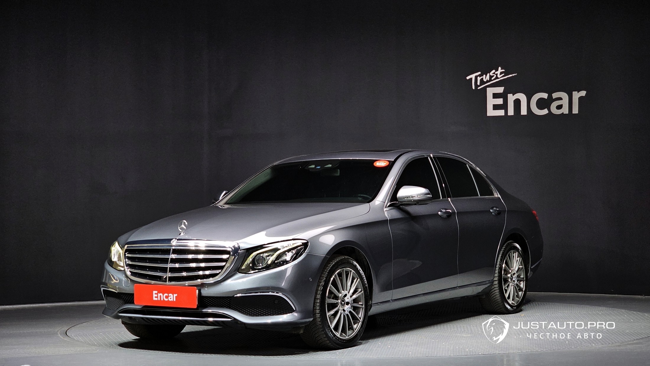 Автомобиль Mercedes-Benz E-Class