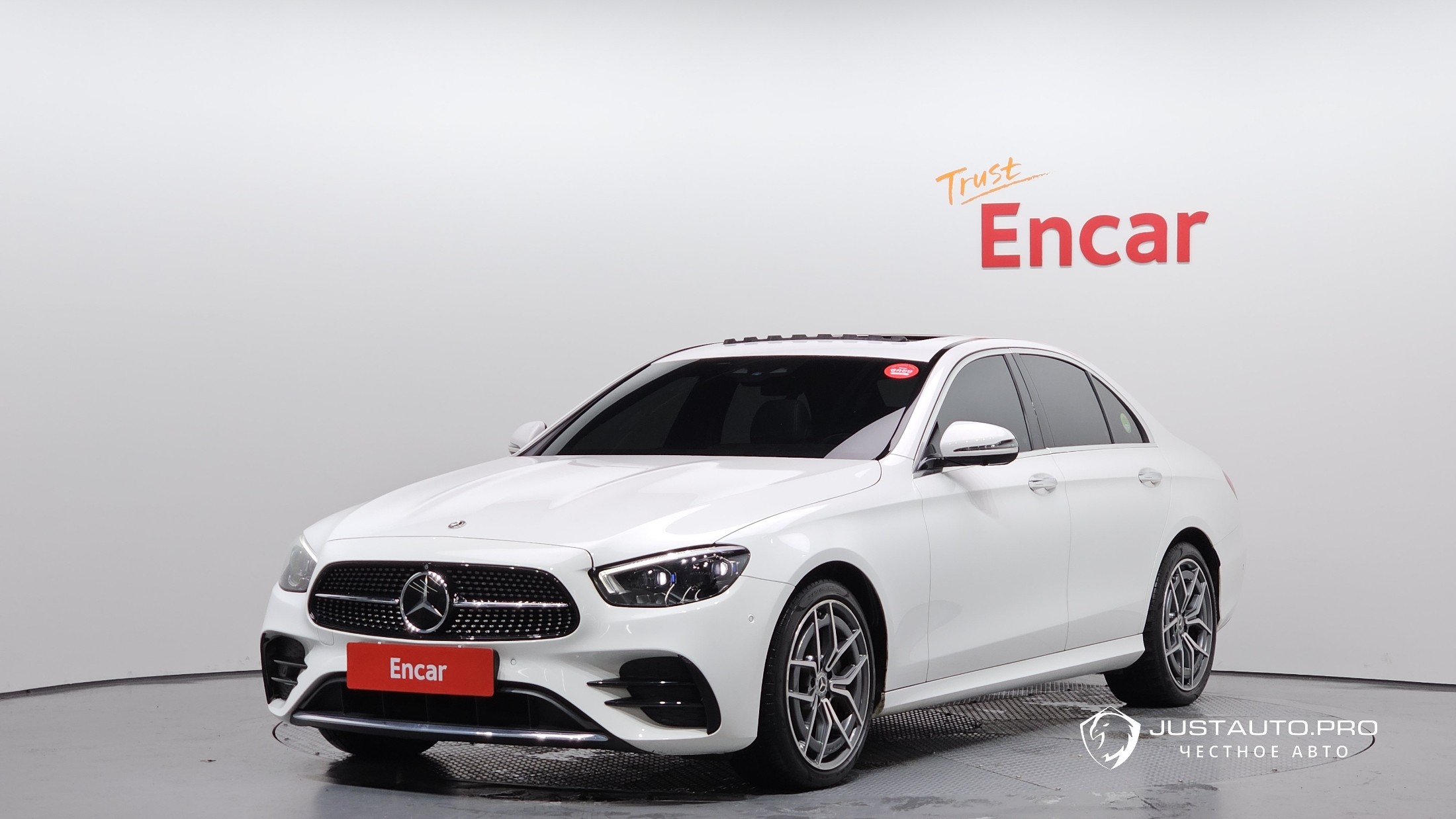 Автомобиль Mercedes-Benz E-Class