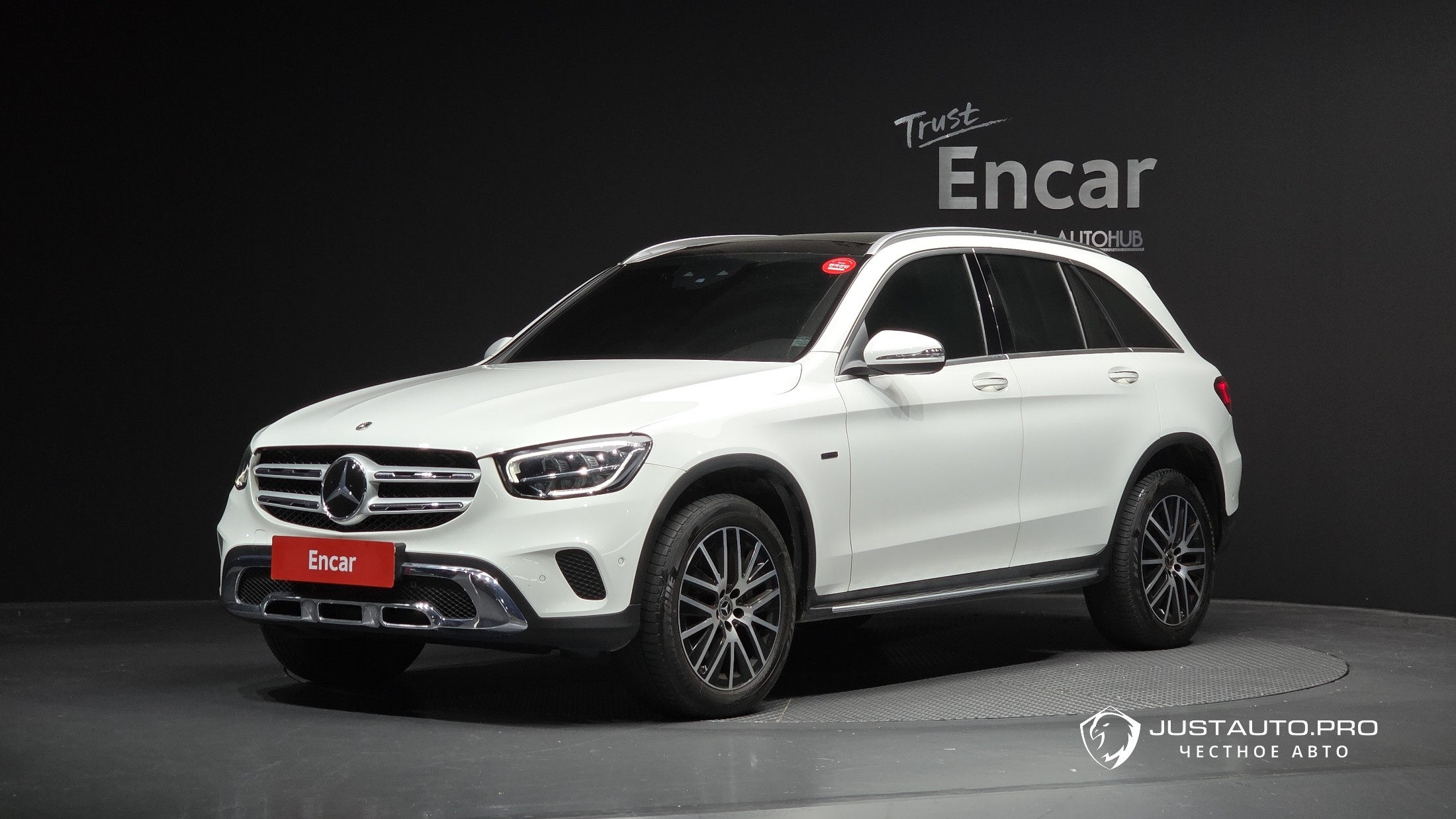 Автомобиль Mercedes-Benz GLC-Class