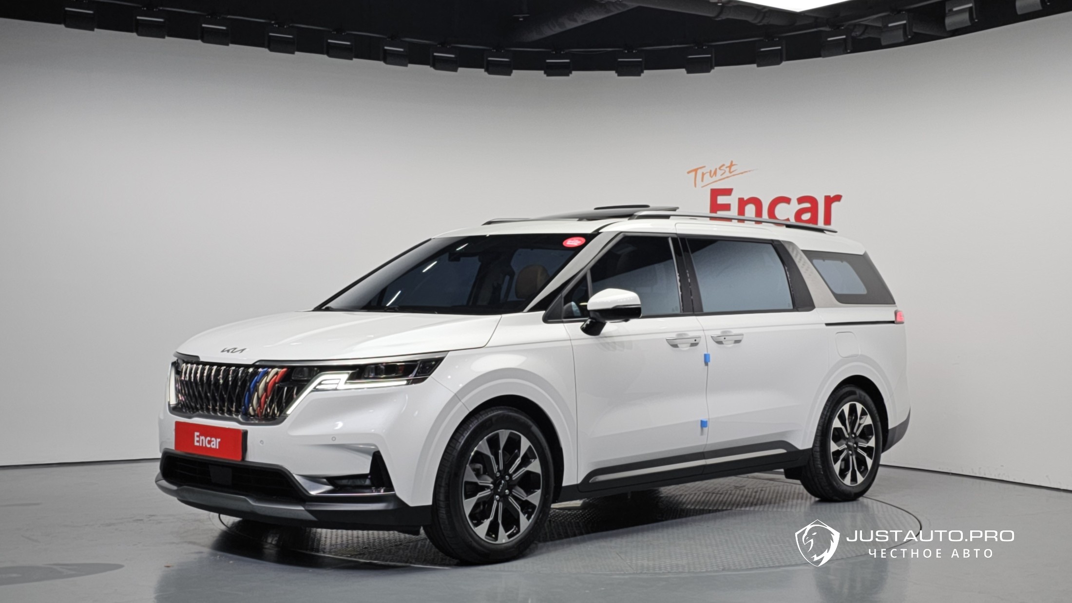 Автомобиль Kia Canival