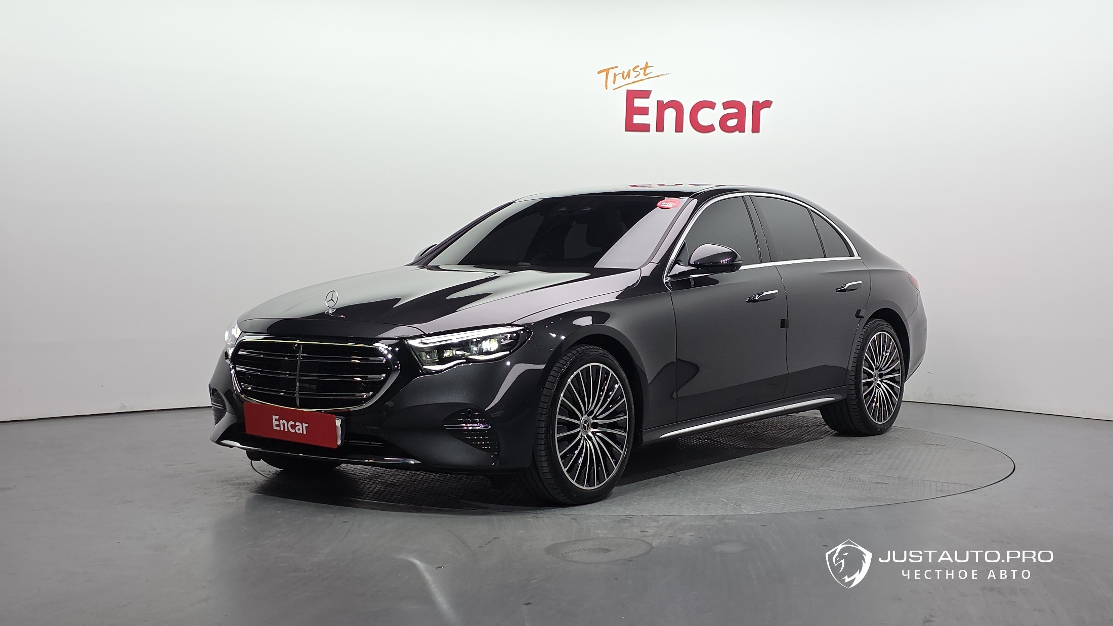 Автомобиль Mercedes-Benz E-Class