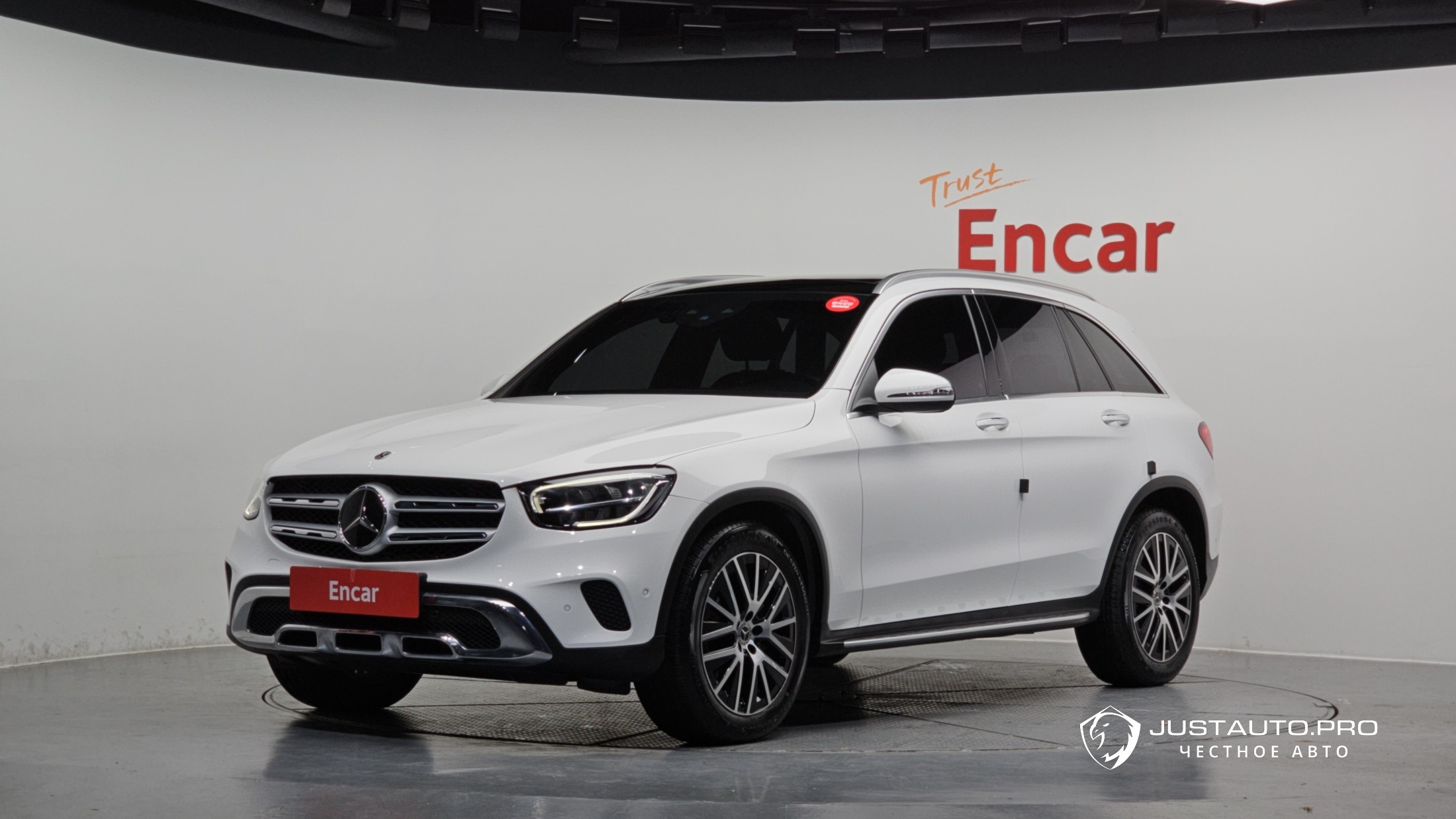 Автомобиль Mercedes-Benz GLC-Class