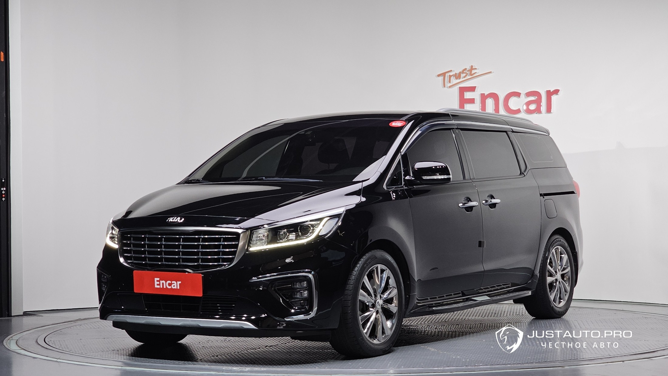 Автомобиль Kia Canival