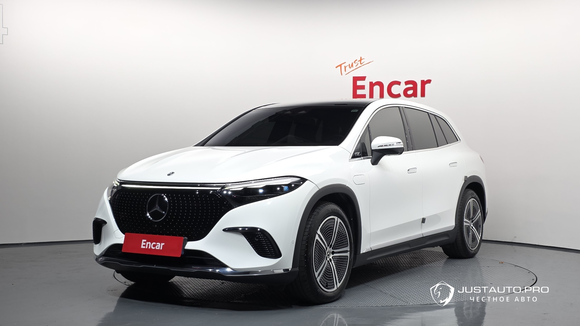 Автомобиль Mercedes-Benz EQS