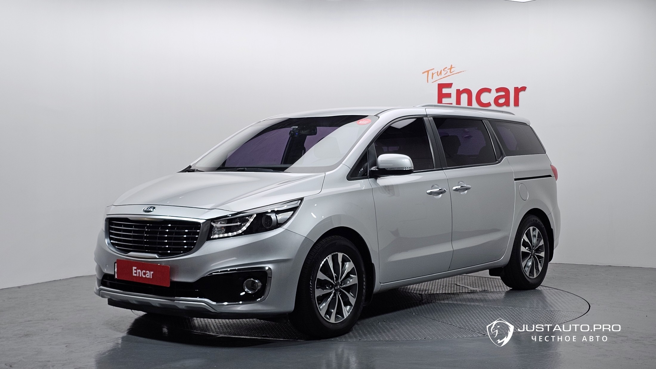 Автомобиль Kia Canival