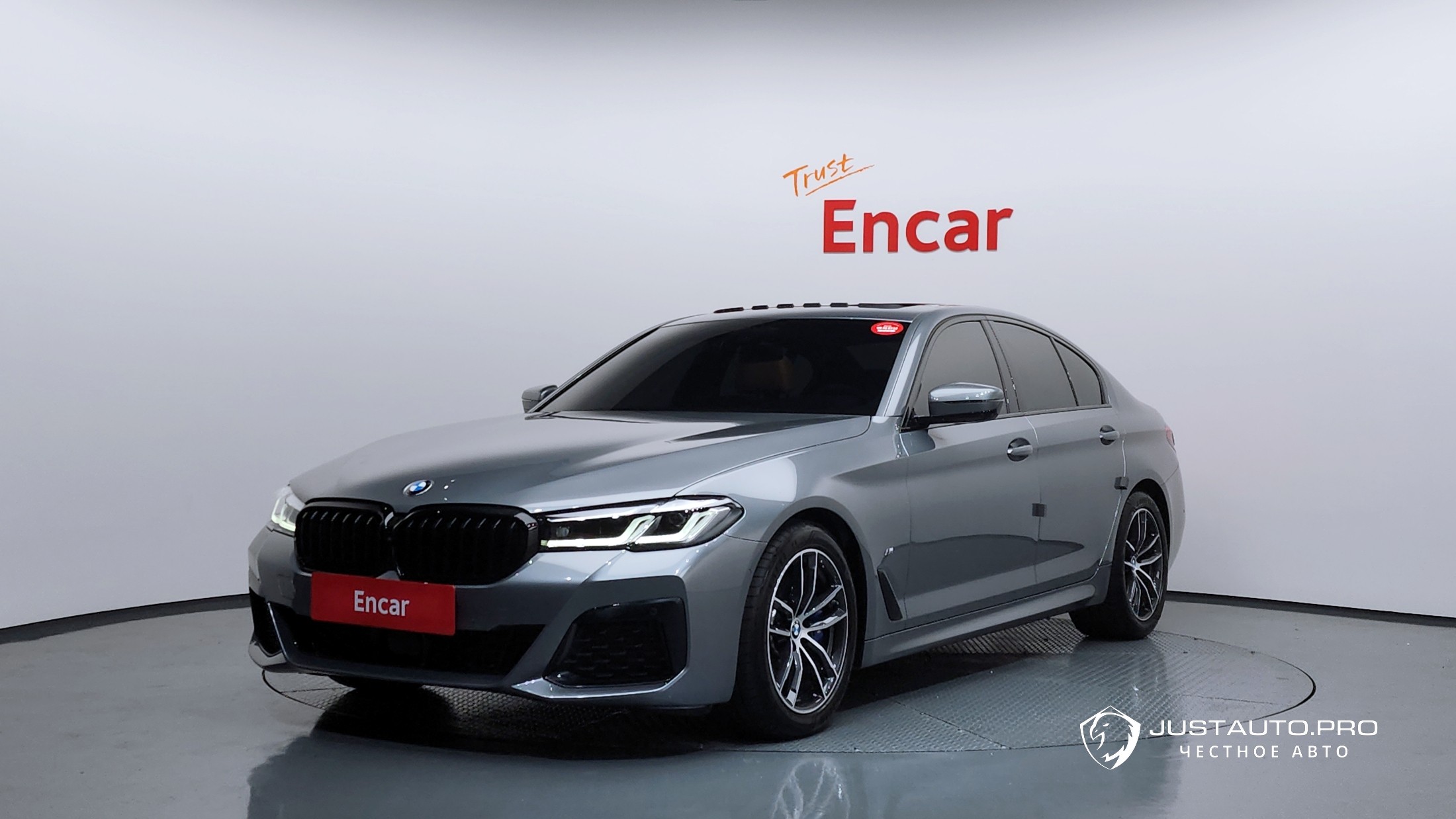 Автомобиль BMW 5-Series