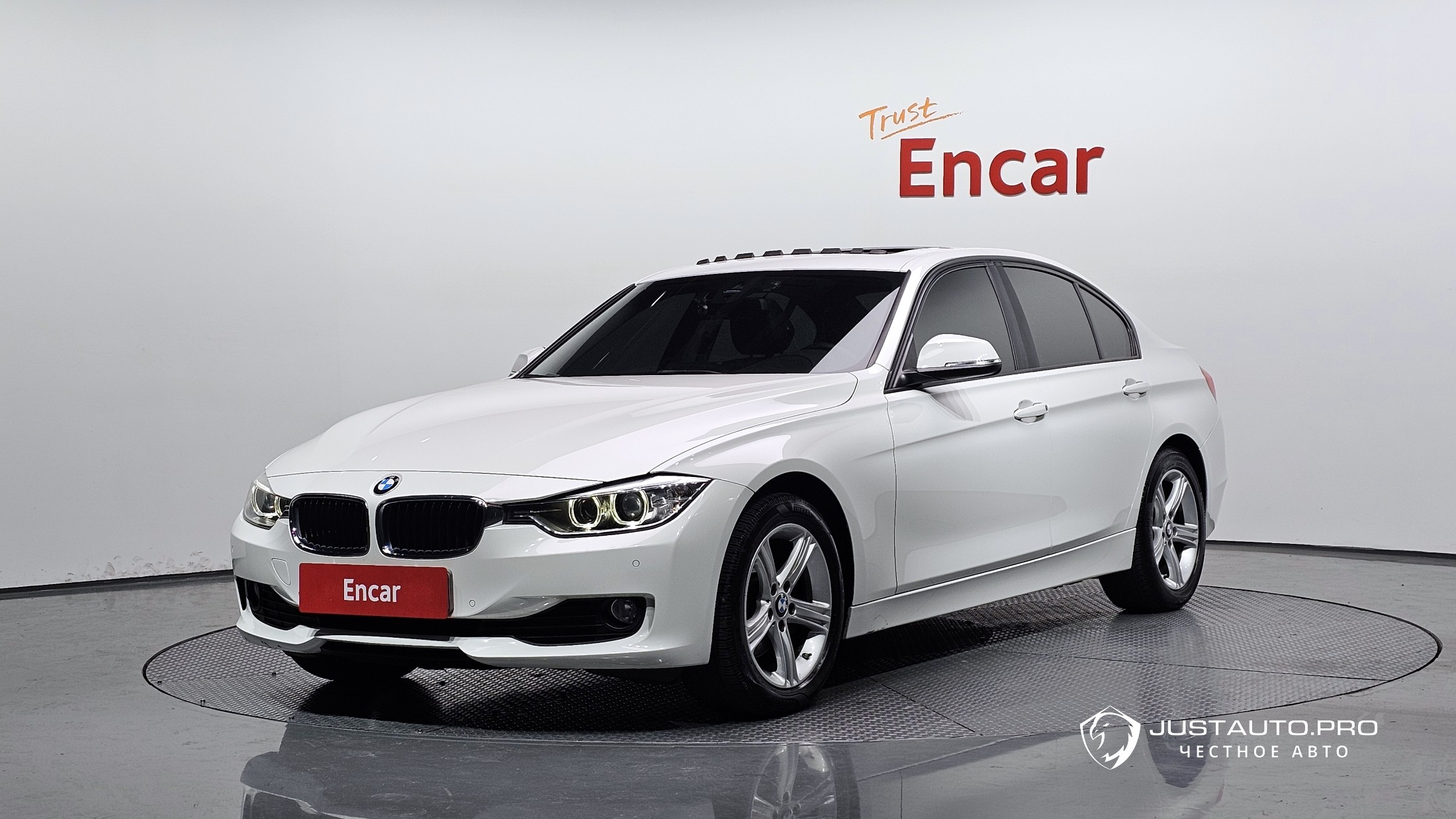 Автомобиль BMW 3-Series