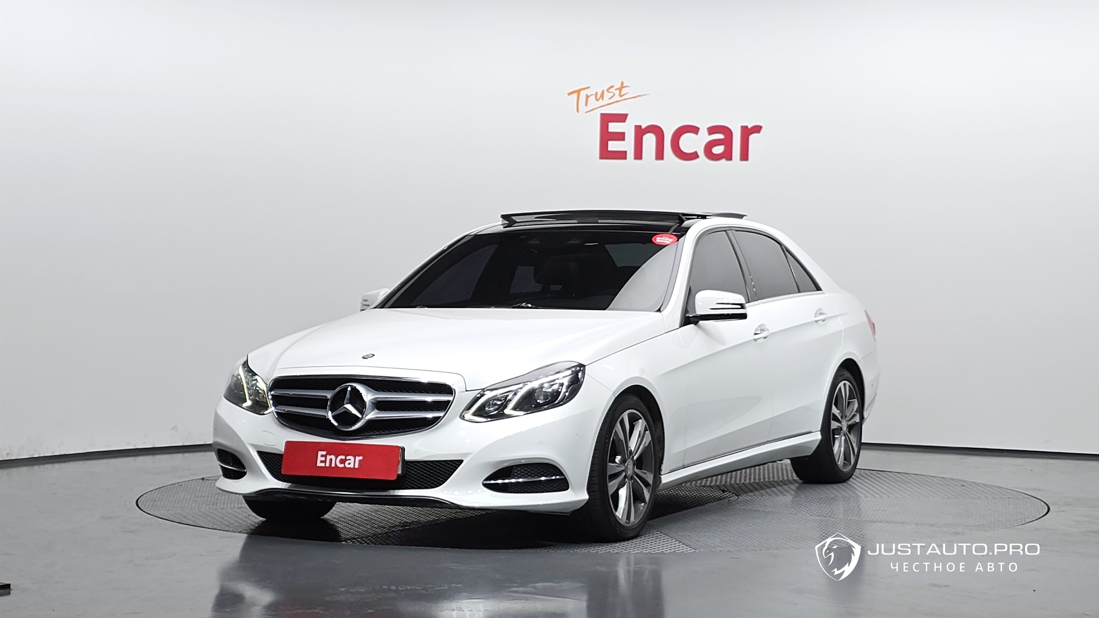 Автомобиль Mercedes-Benz E-Class