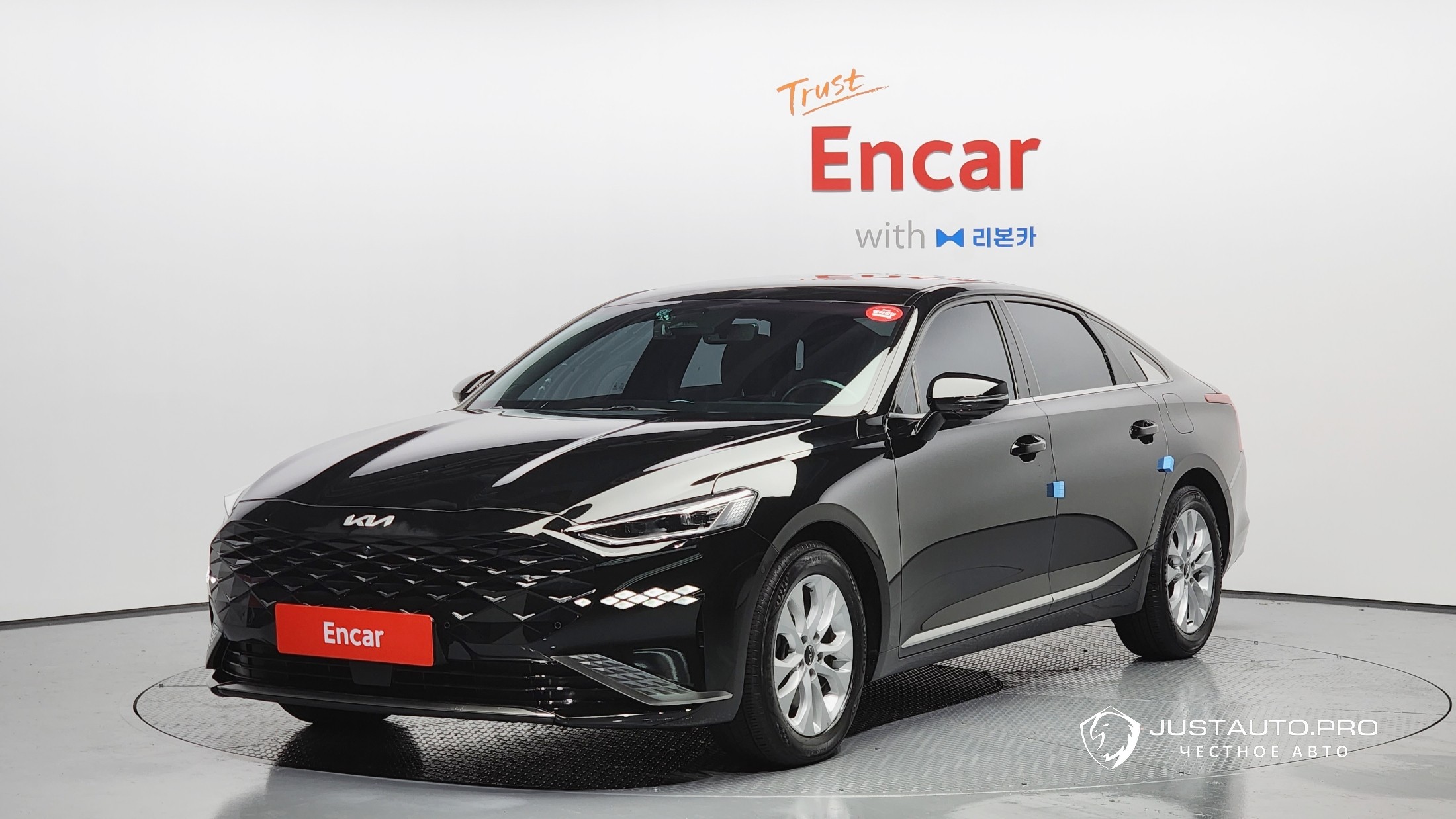 Автомобиль Kia K8