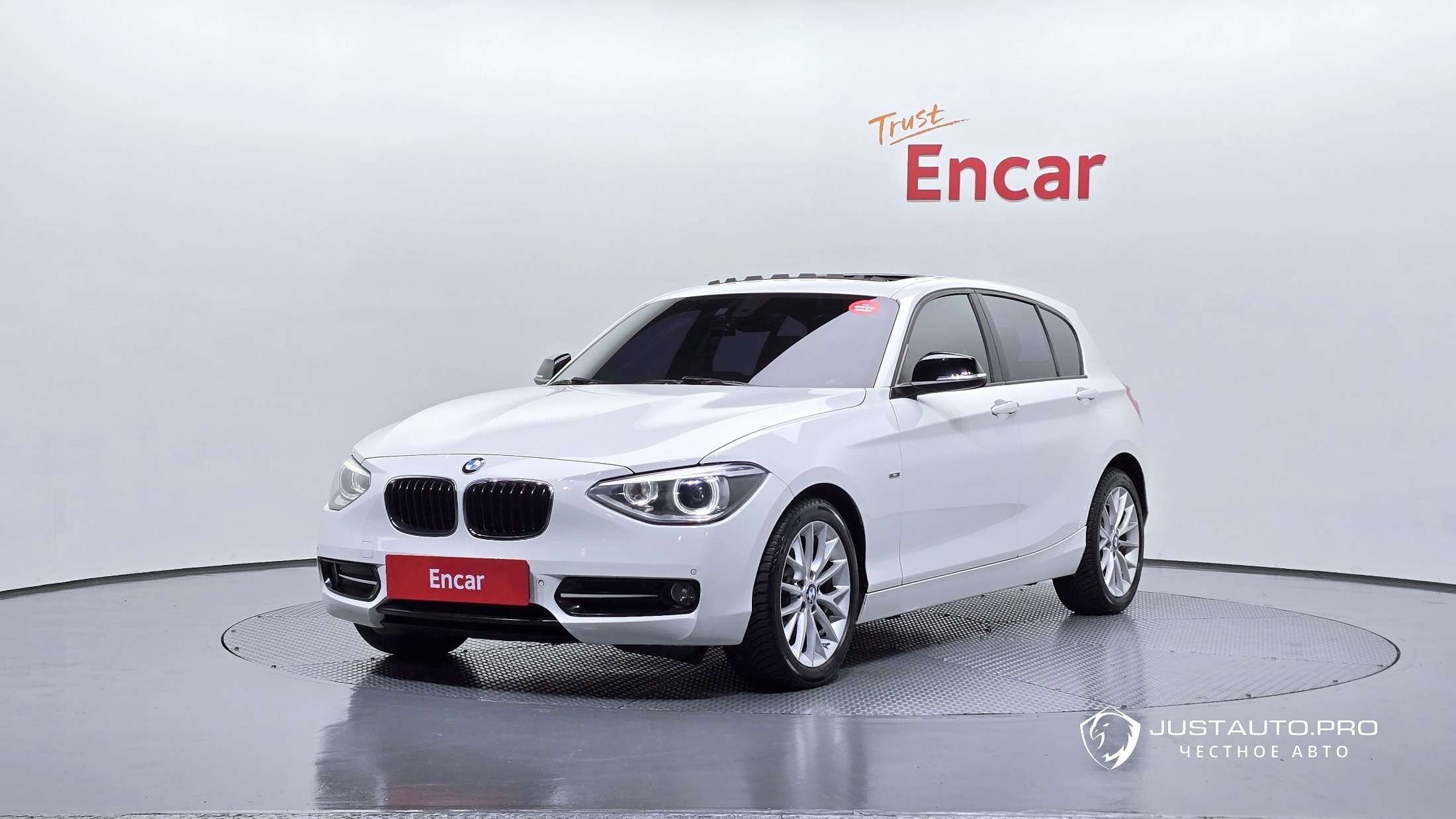 Автомобиль BMW 1-Series