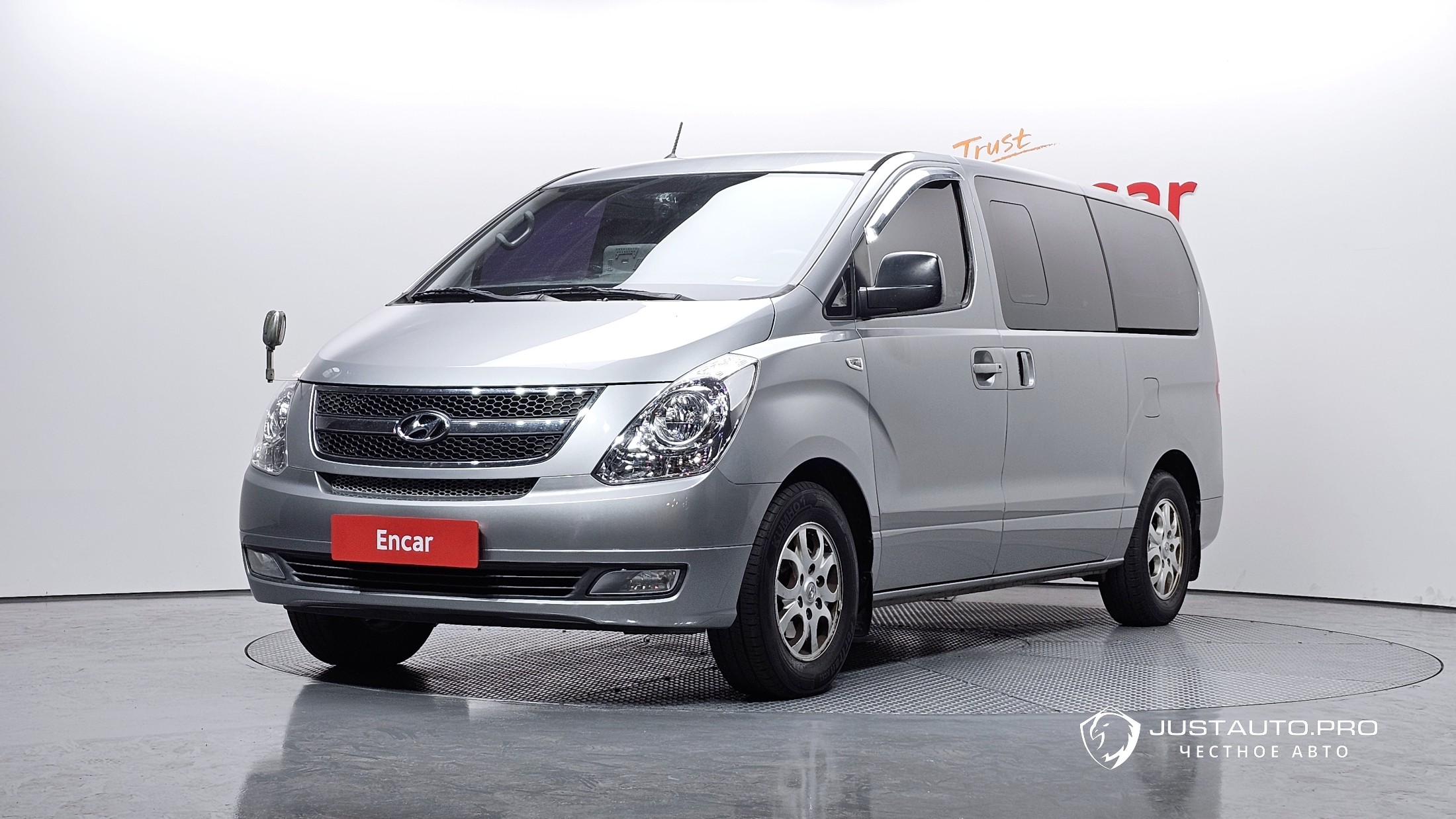 Автомобиль Hyundai Starex