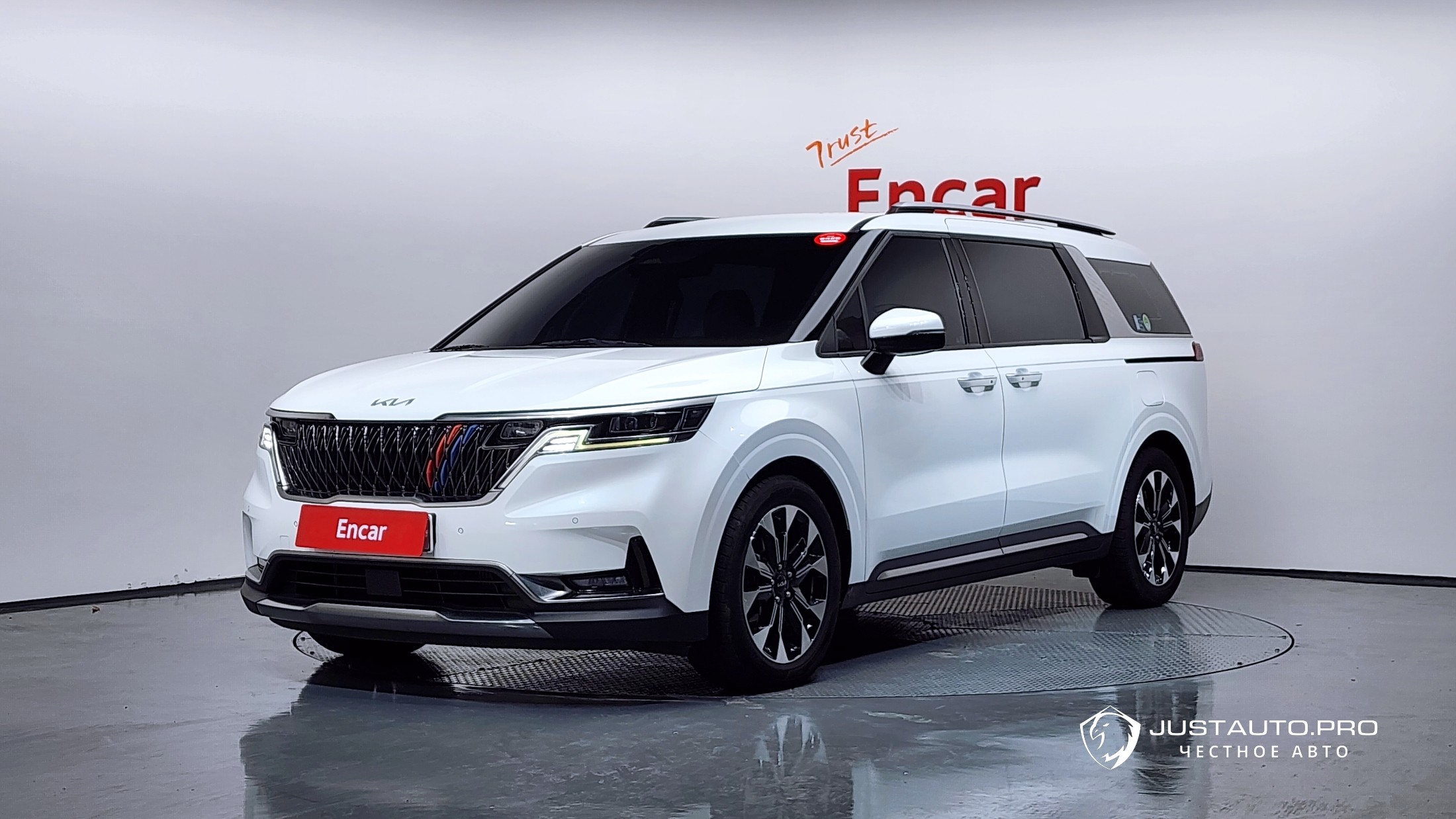 Автомобиль Kia Canival