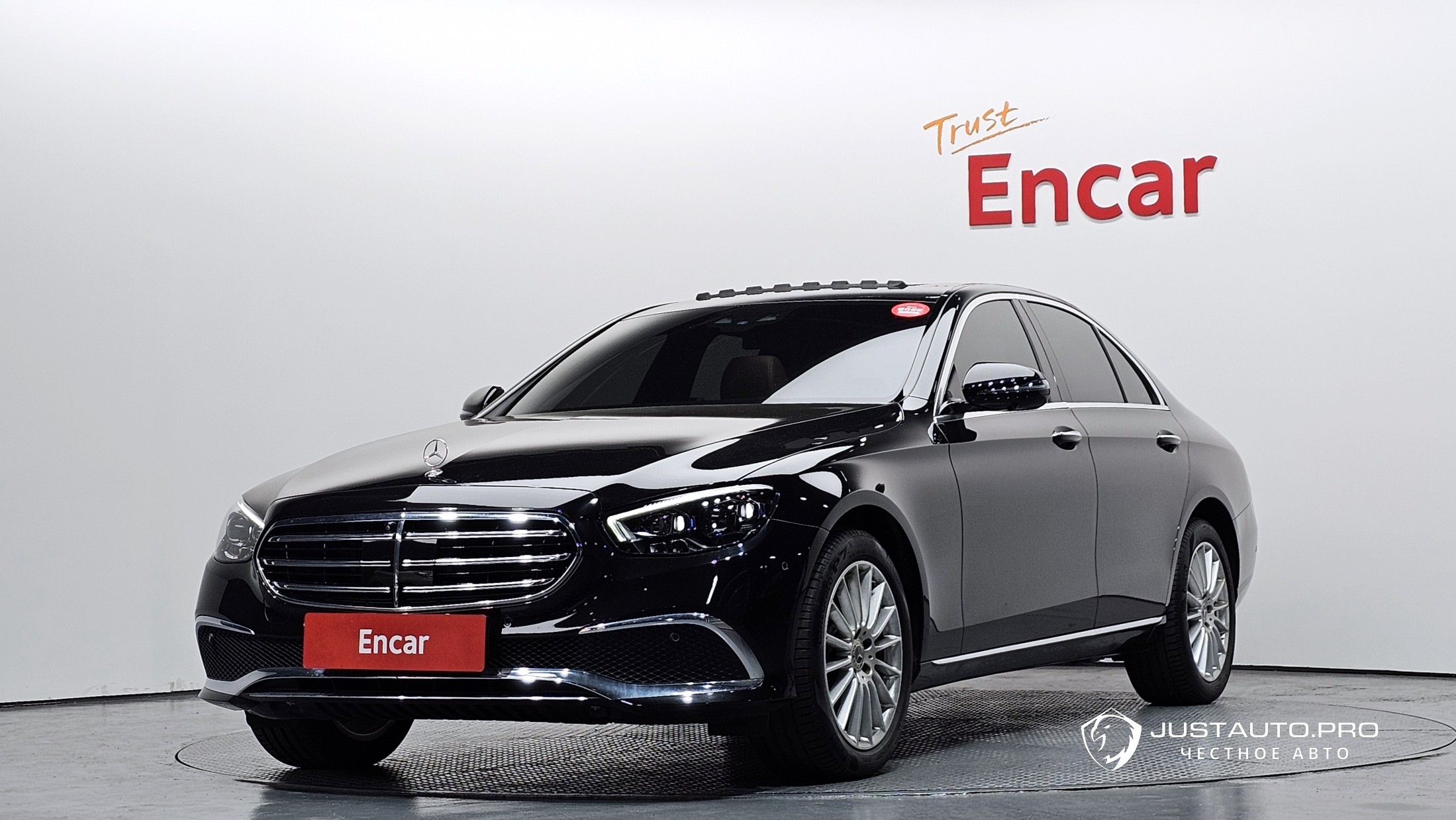 Автомобиль Mercedes-Benz E-Class