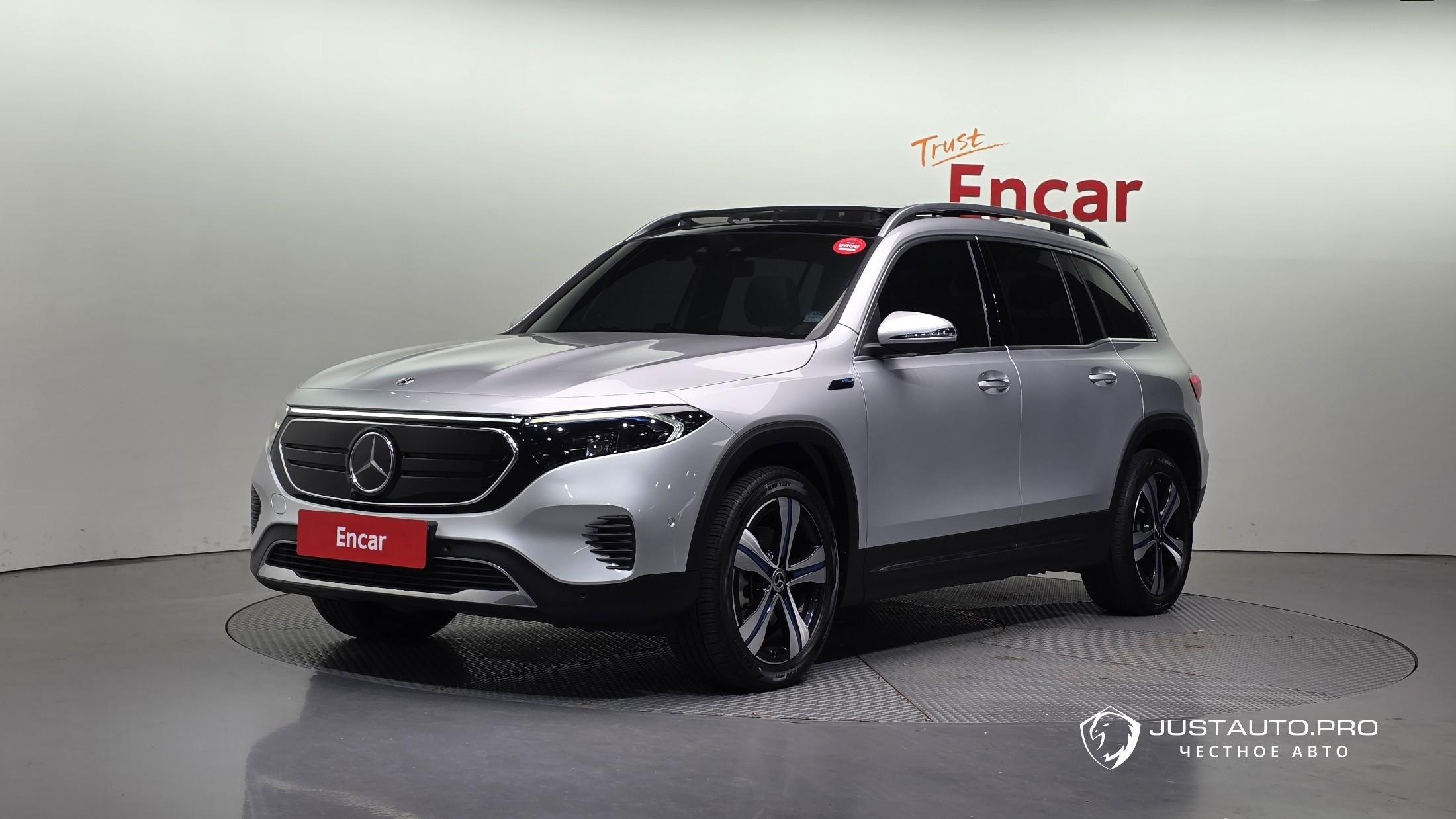 Автомобиль Mercedes-Benz EQB