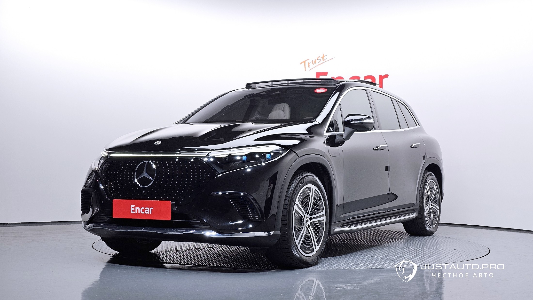 Автомобиль Mercedes-Benz EQS