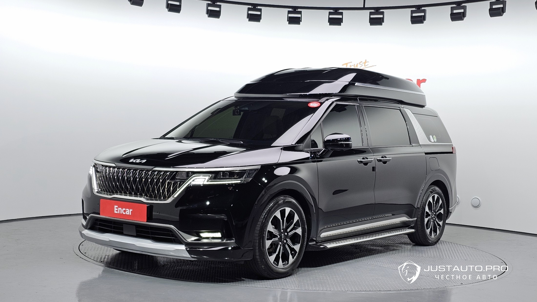 Автомобиль Kia Canival