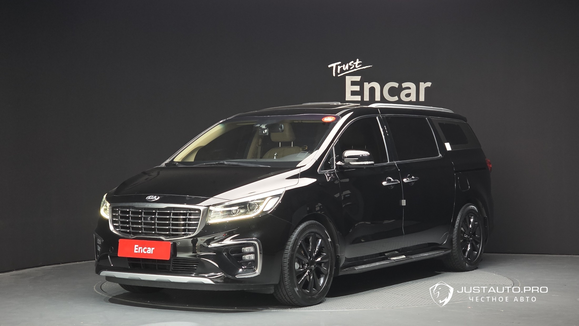 Автомобиль Kia Canival