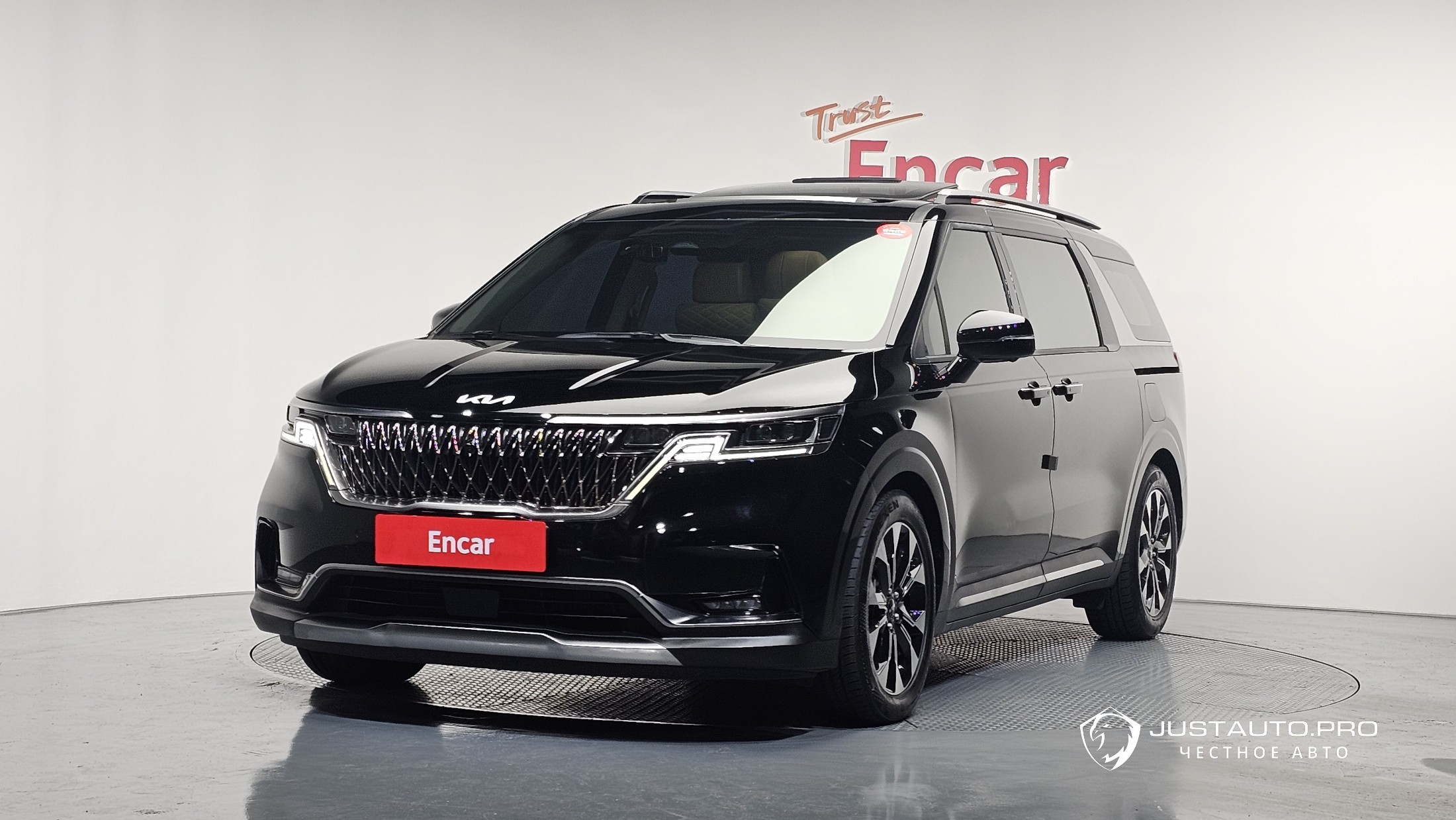 Автомобиль Kia Canival