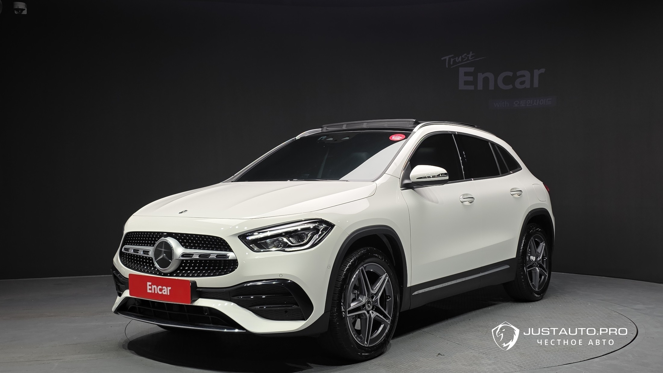 Автомобиль Mercedes-Benz GLA-Class