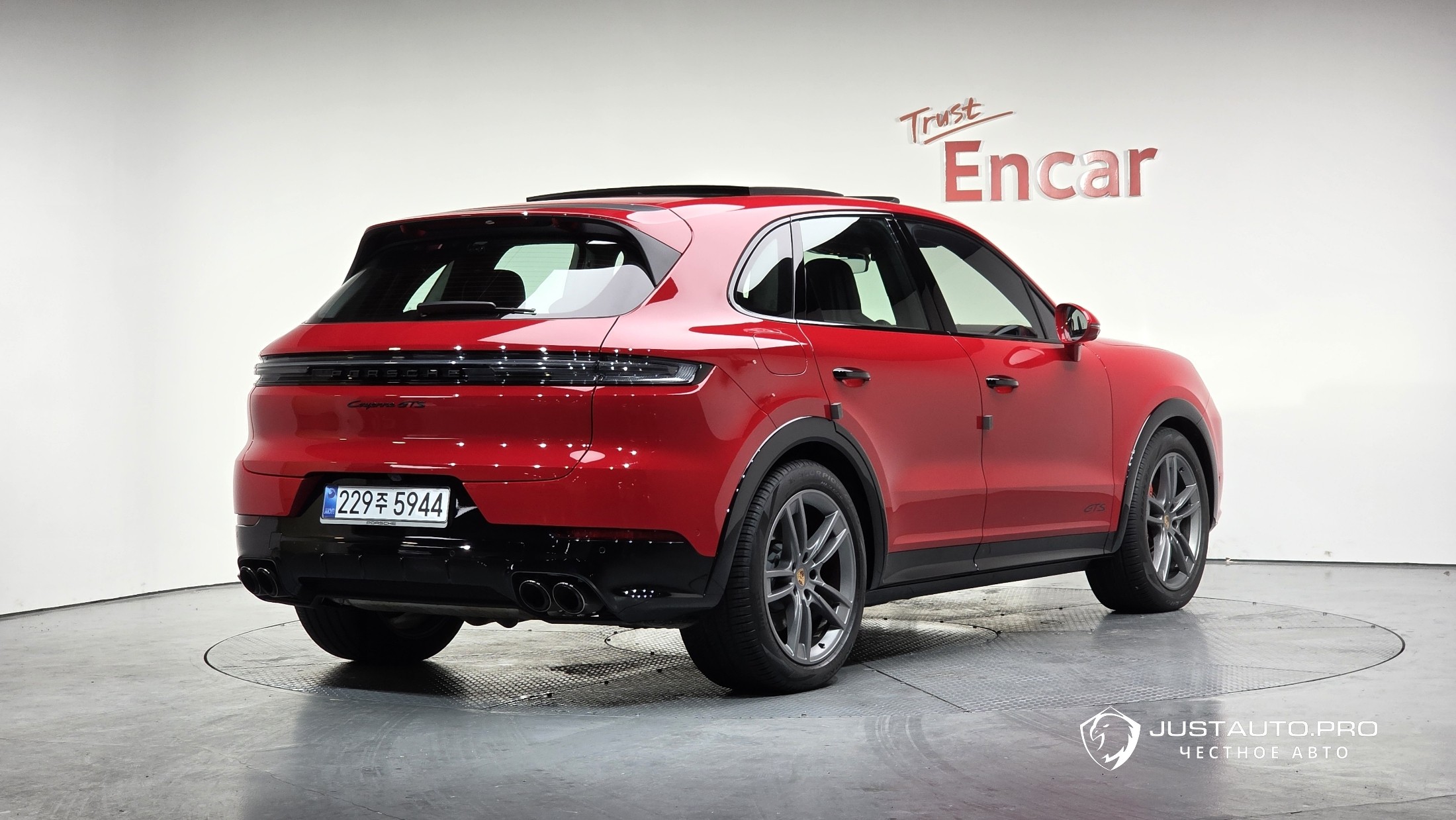 Автомобиль Porsche Cayenne