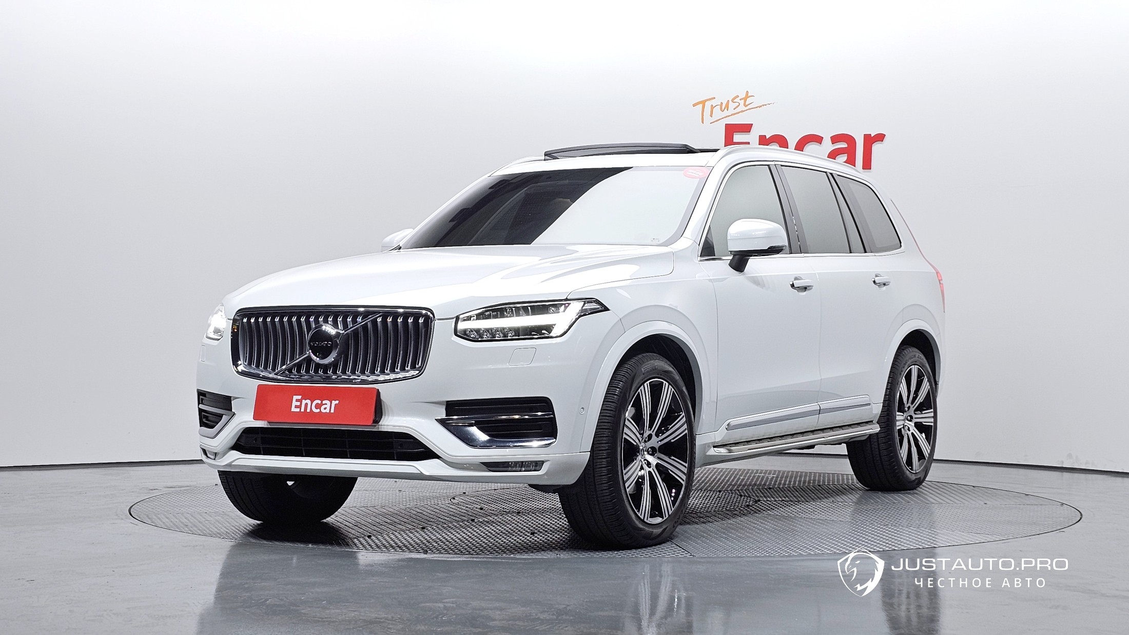 Автомобиль Volvo XC90