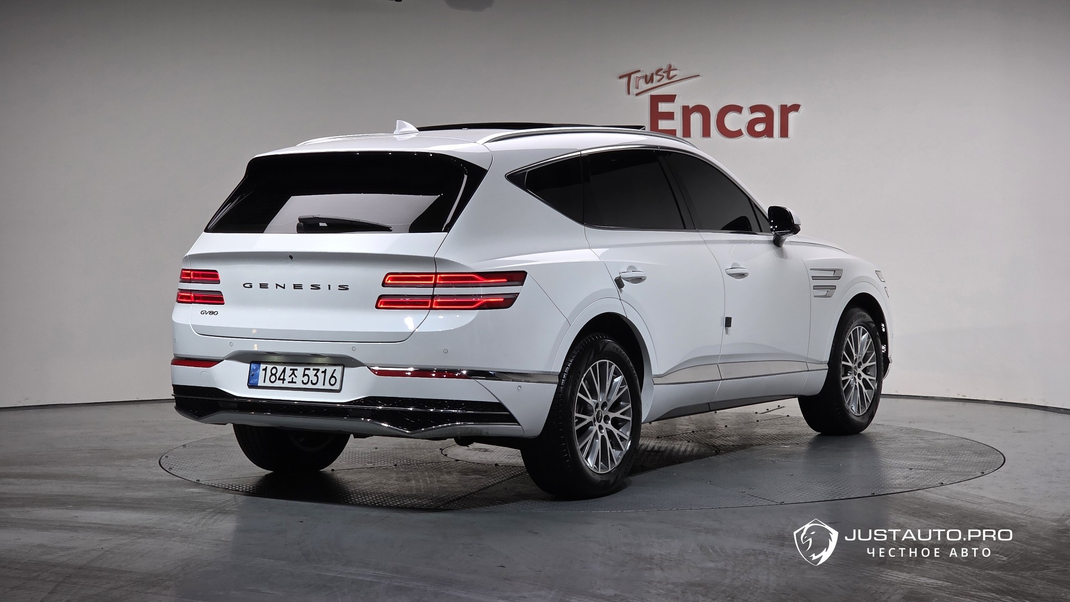 Автомобиль Genesis GV80