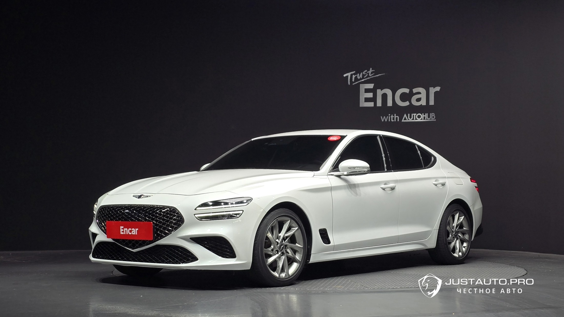 Автомобиль Genesis G70