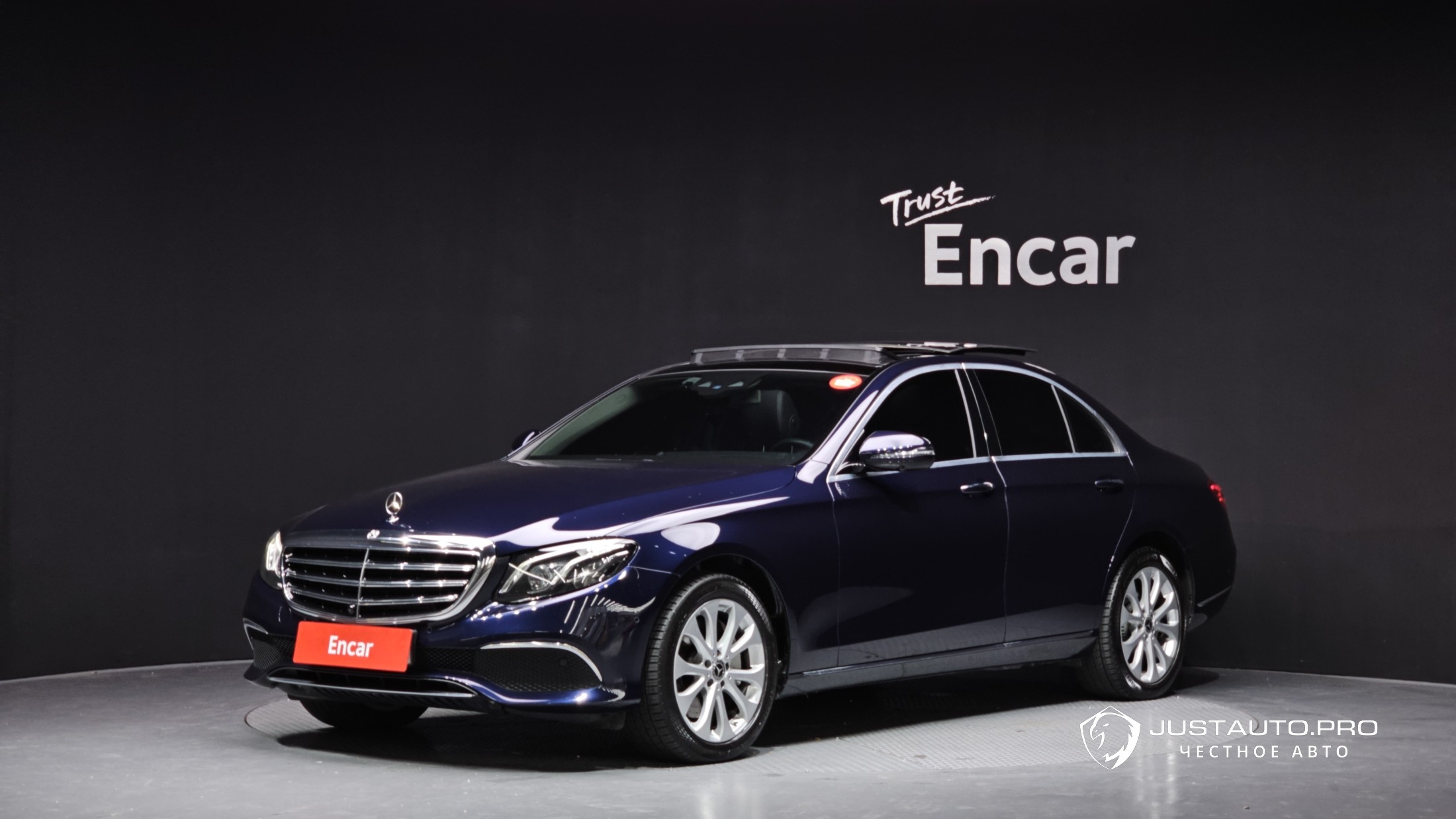 Автомобиль Mercedes-Benz E-Class