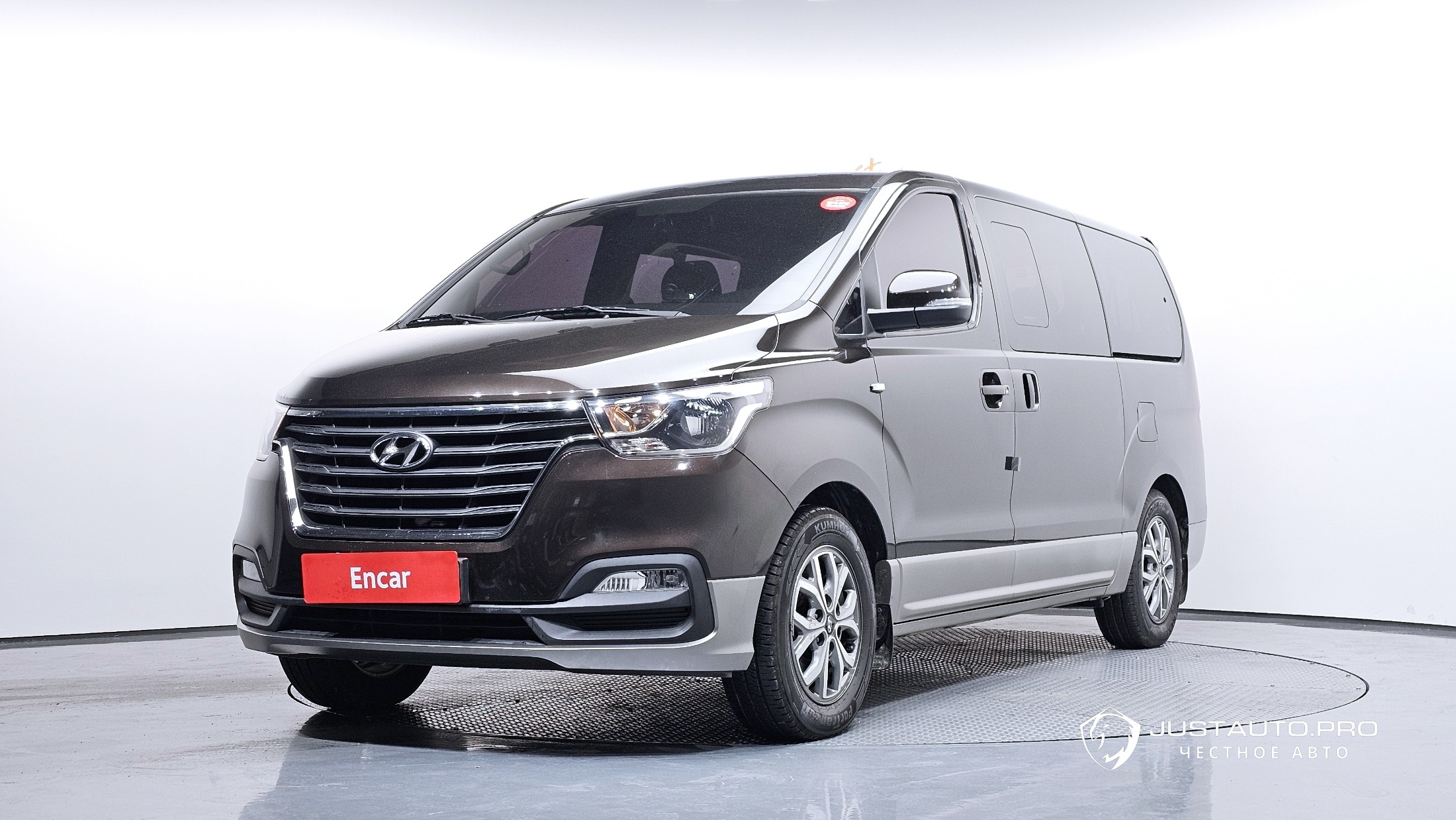 Автомобиль Hyundai Starex