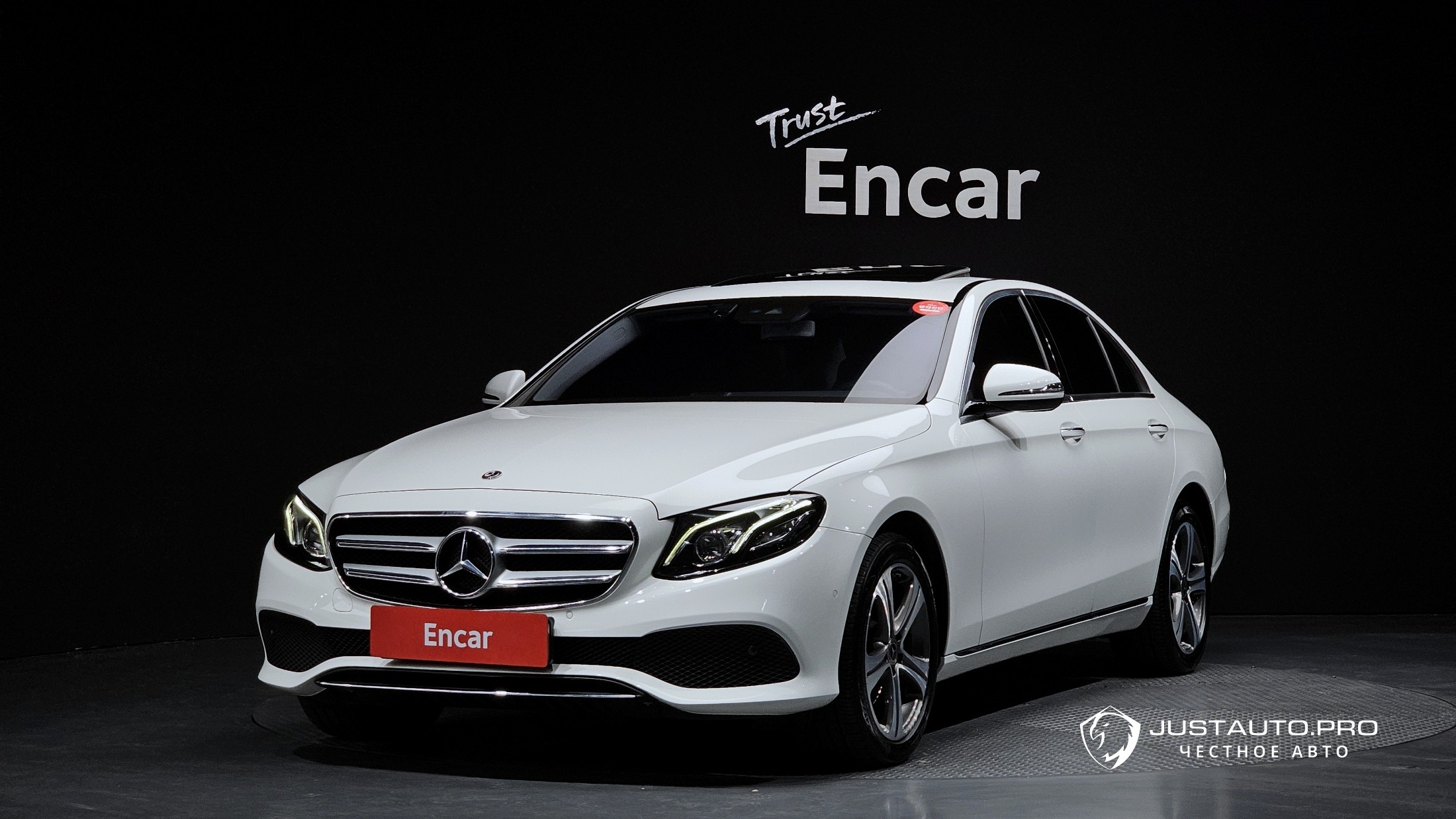 Автомобиль Mercedes-Benz E-Class