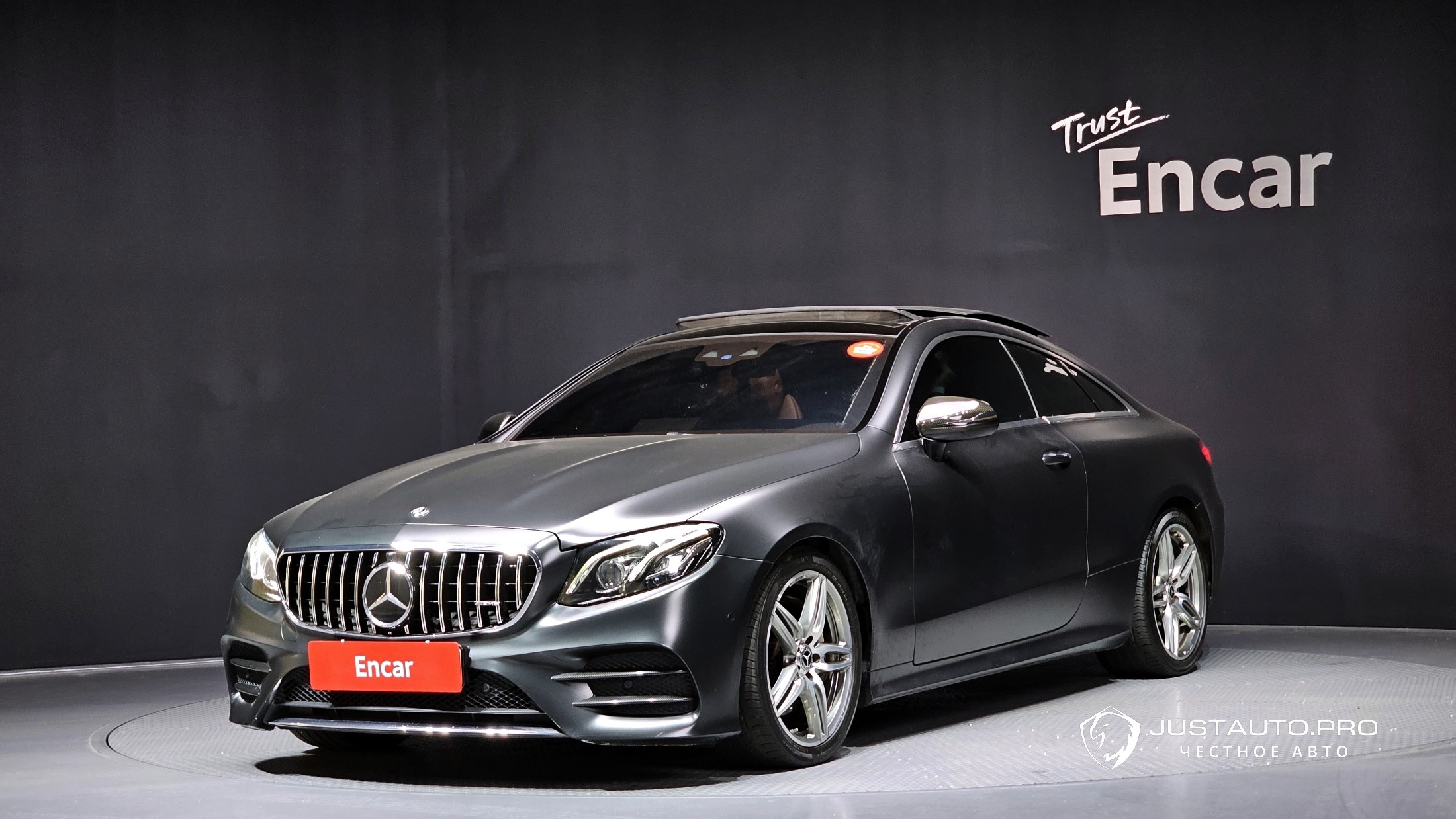 Автомобиль Mercedes-Benz E-Class