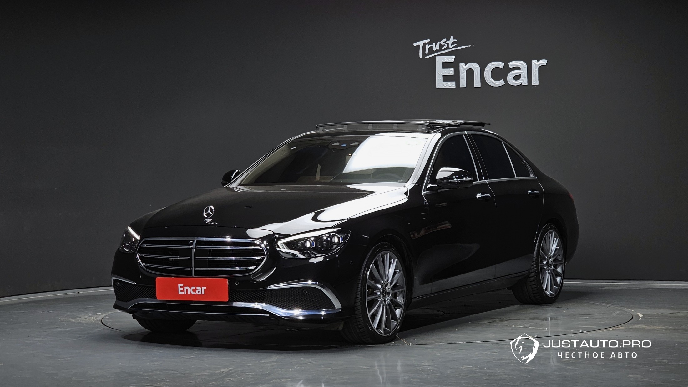 Автомобиль Mercedes-Benz E-Class