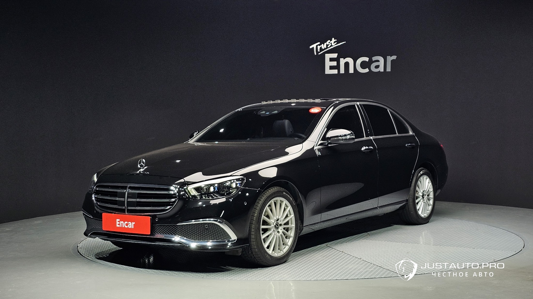 Автомобиль Mercedes-Benz E-Class