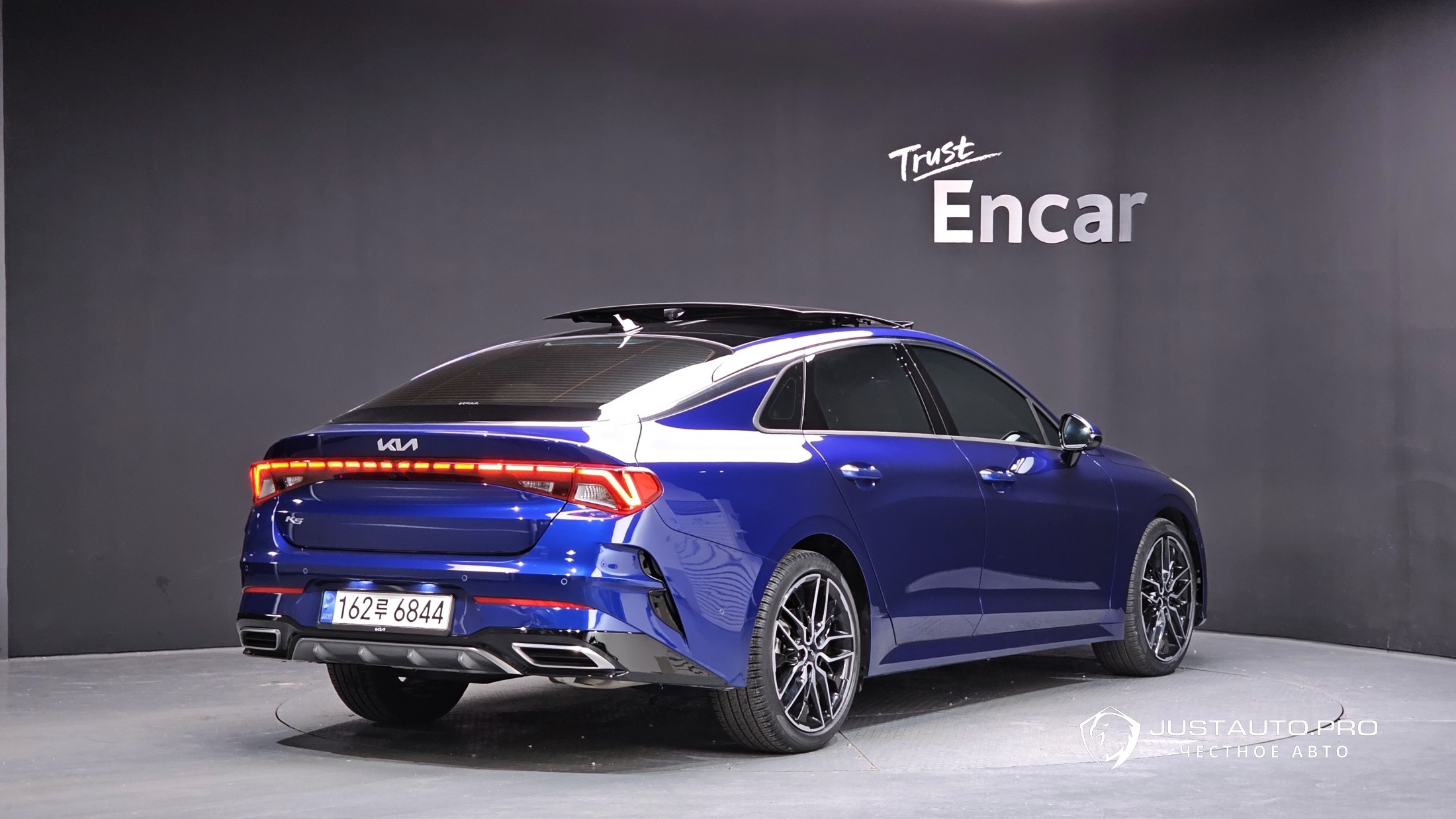 Автомобиль Kia K5
