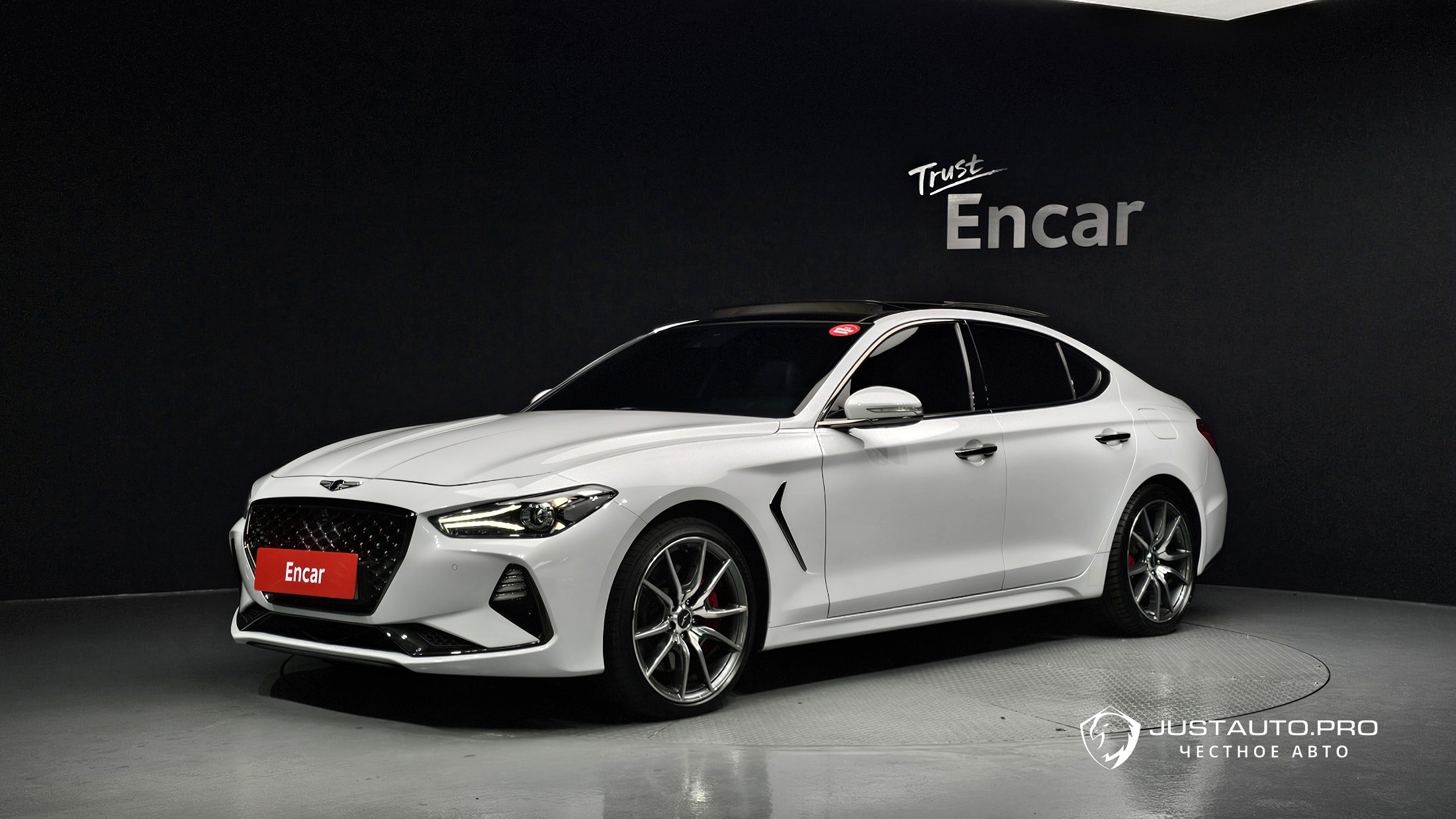 Автомобиль Genesis G70
