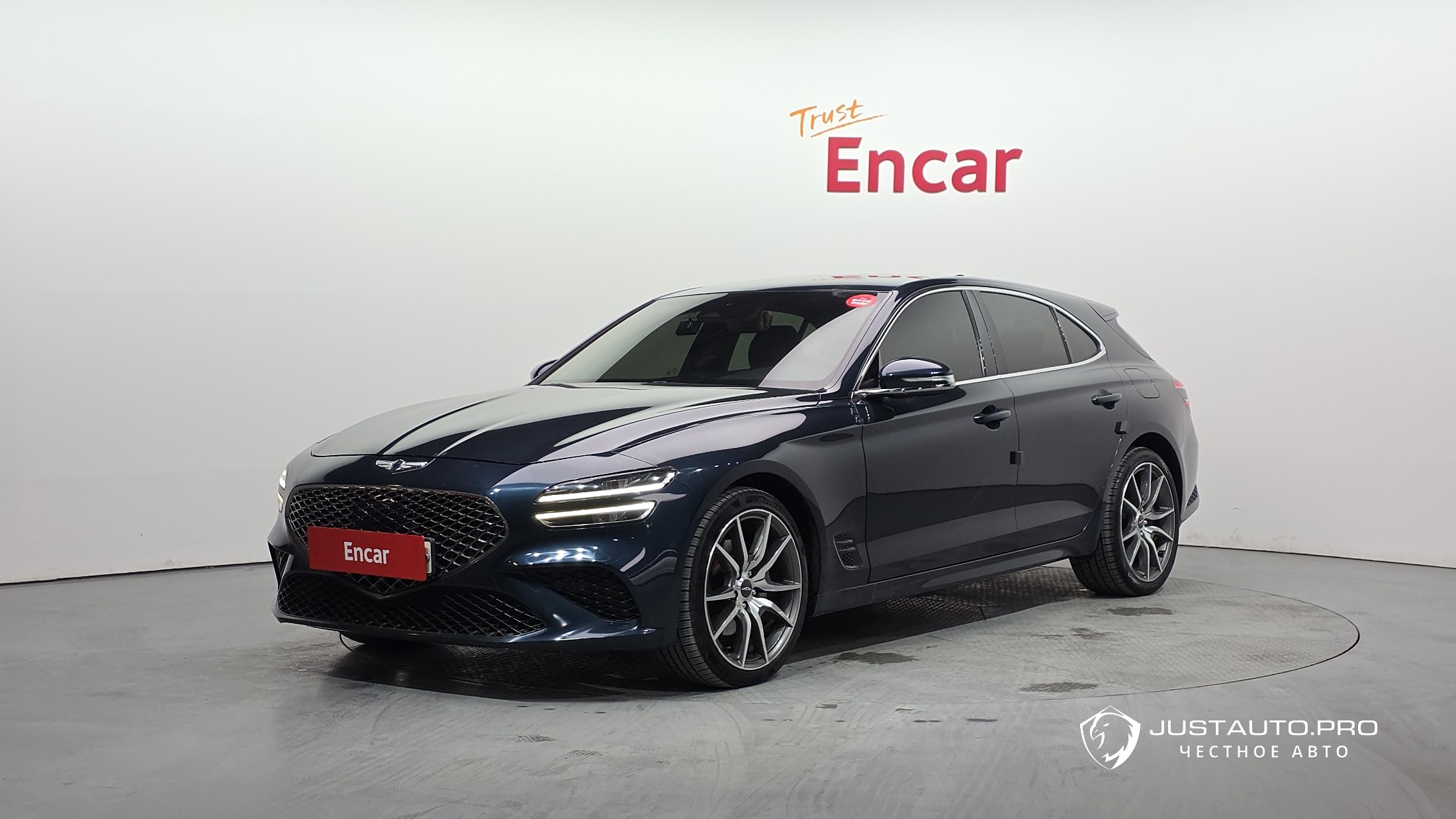 Автомобиль Genesis G70