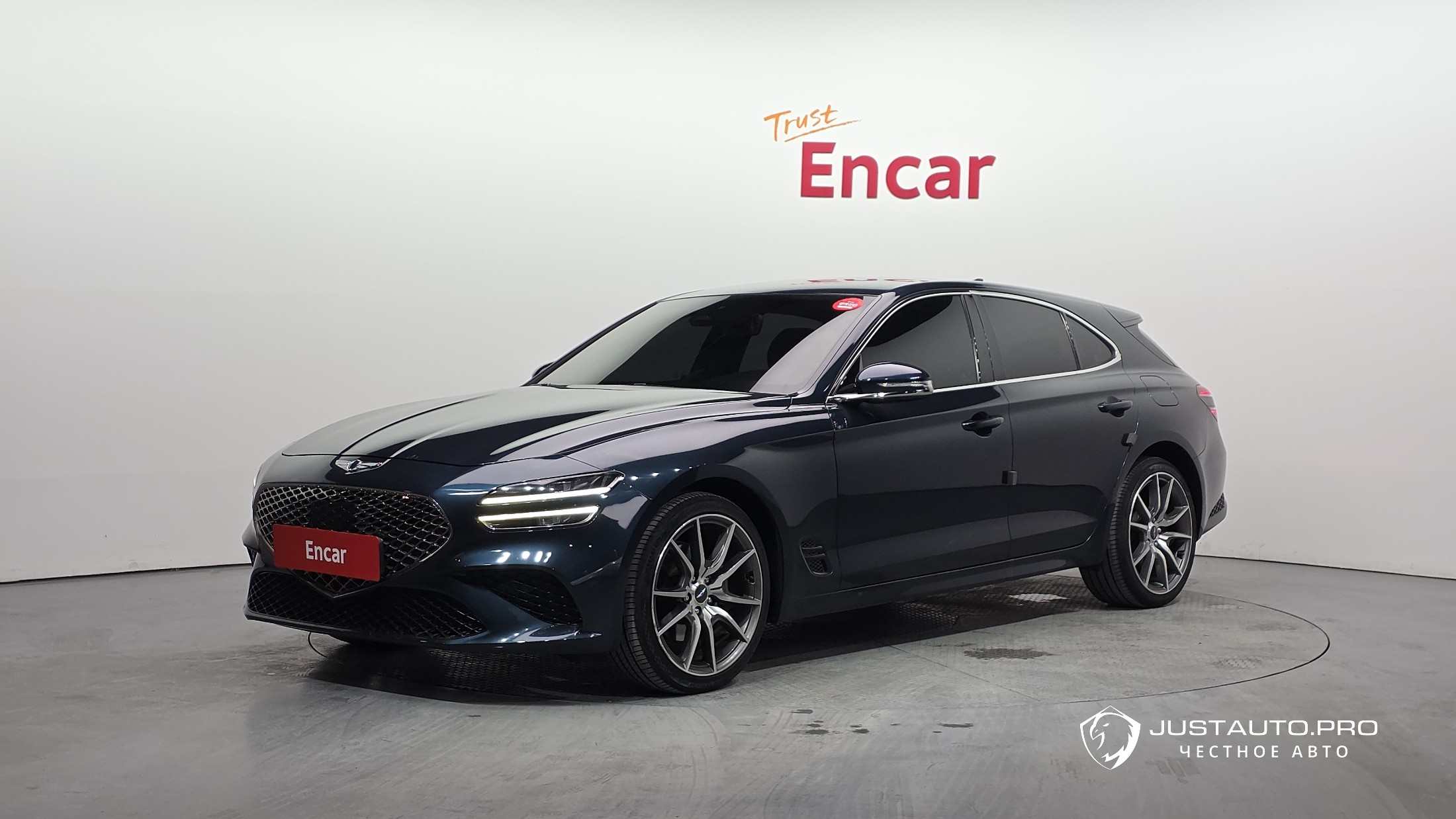 Автомобиль Genesis G70