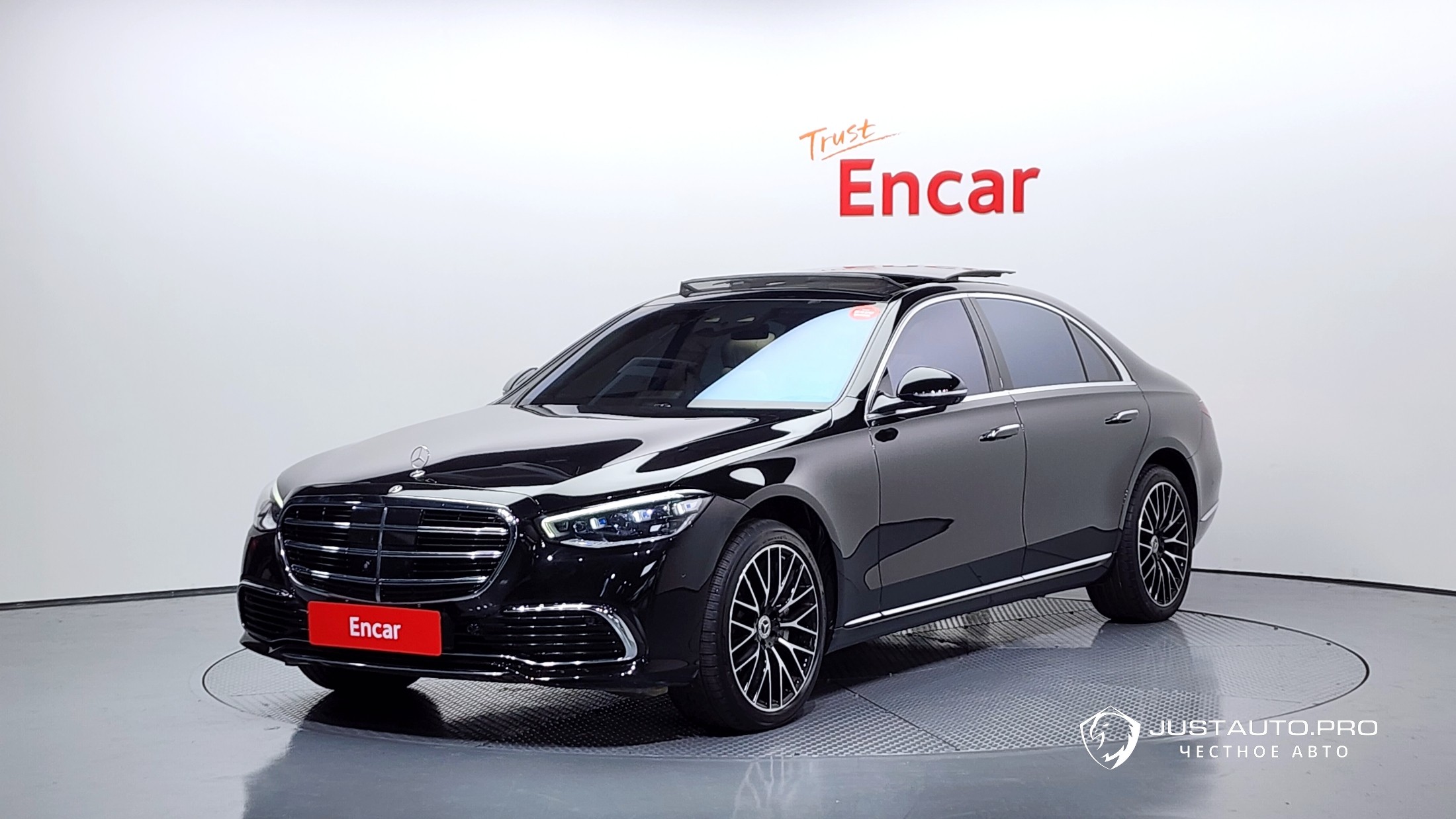 Автомобиль Mercedes-Benz S-Class