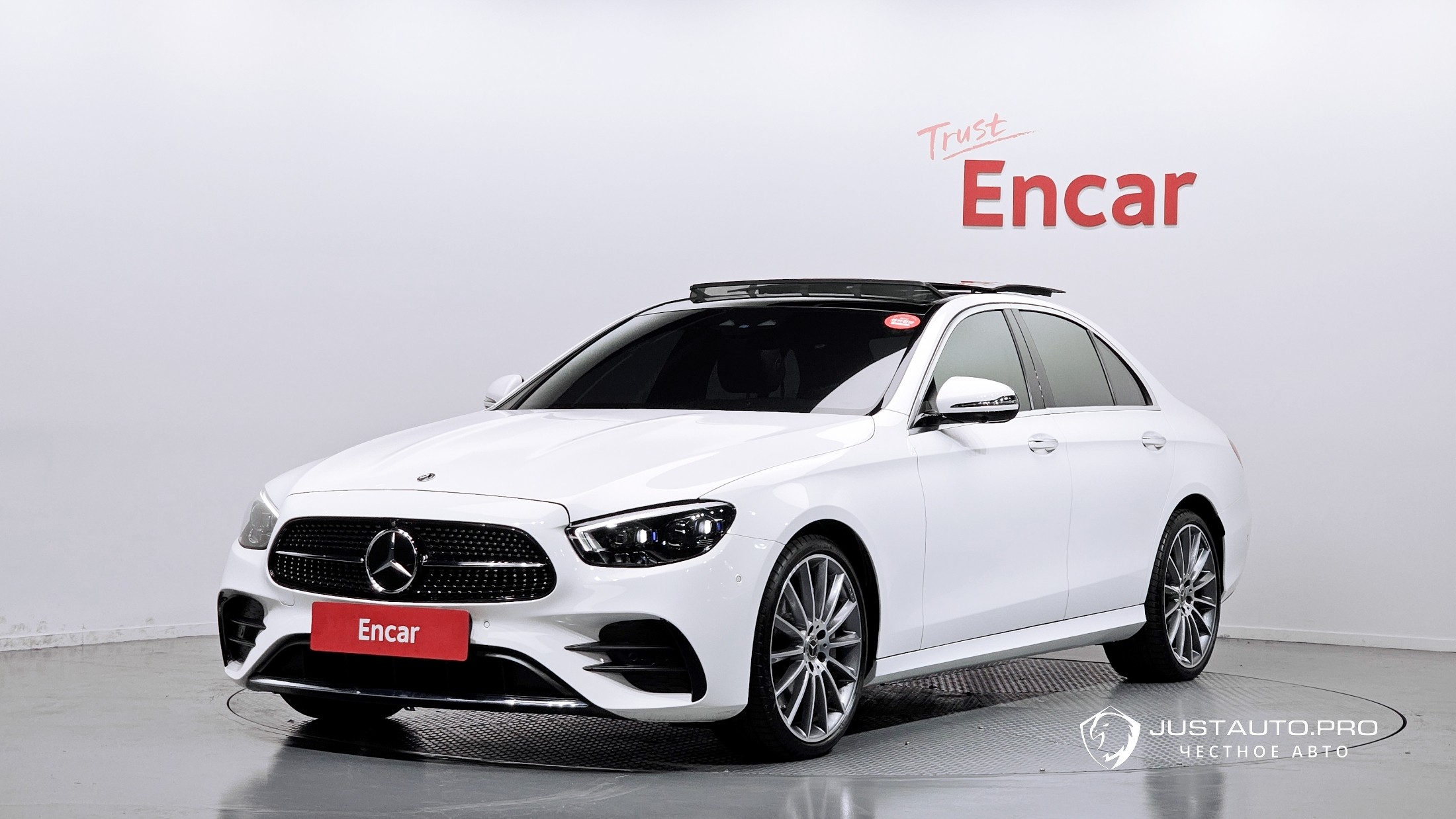 Автомобиль Mercedes-Benz E-Class