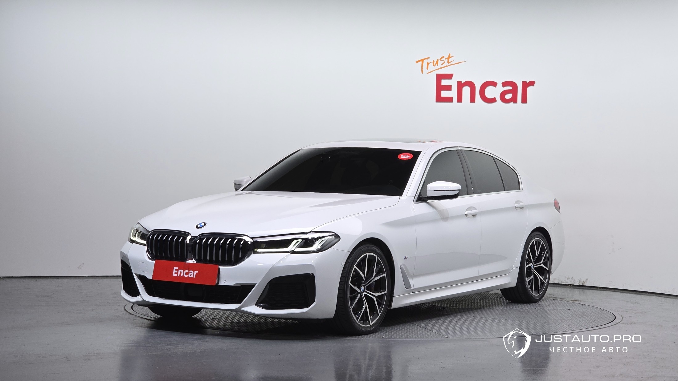 Автомобиль BMW 5-Series