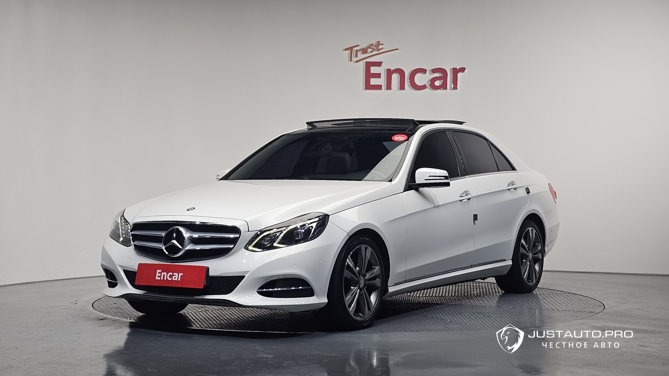 Автомобиль Mercedes-Benz E-Class