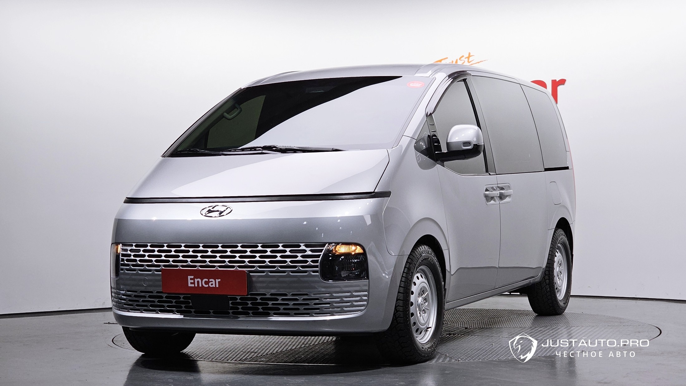 Автомобиль Hyundai Staria