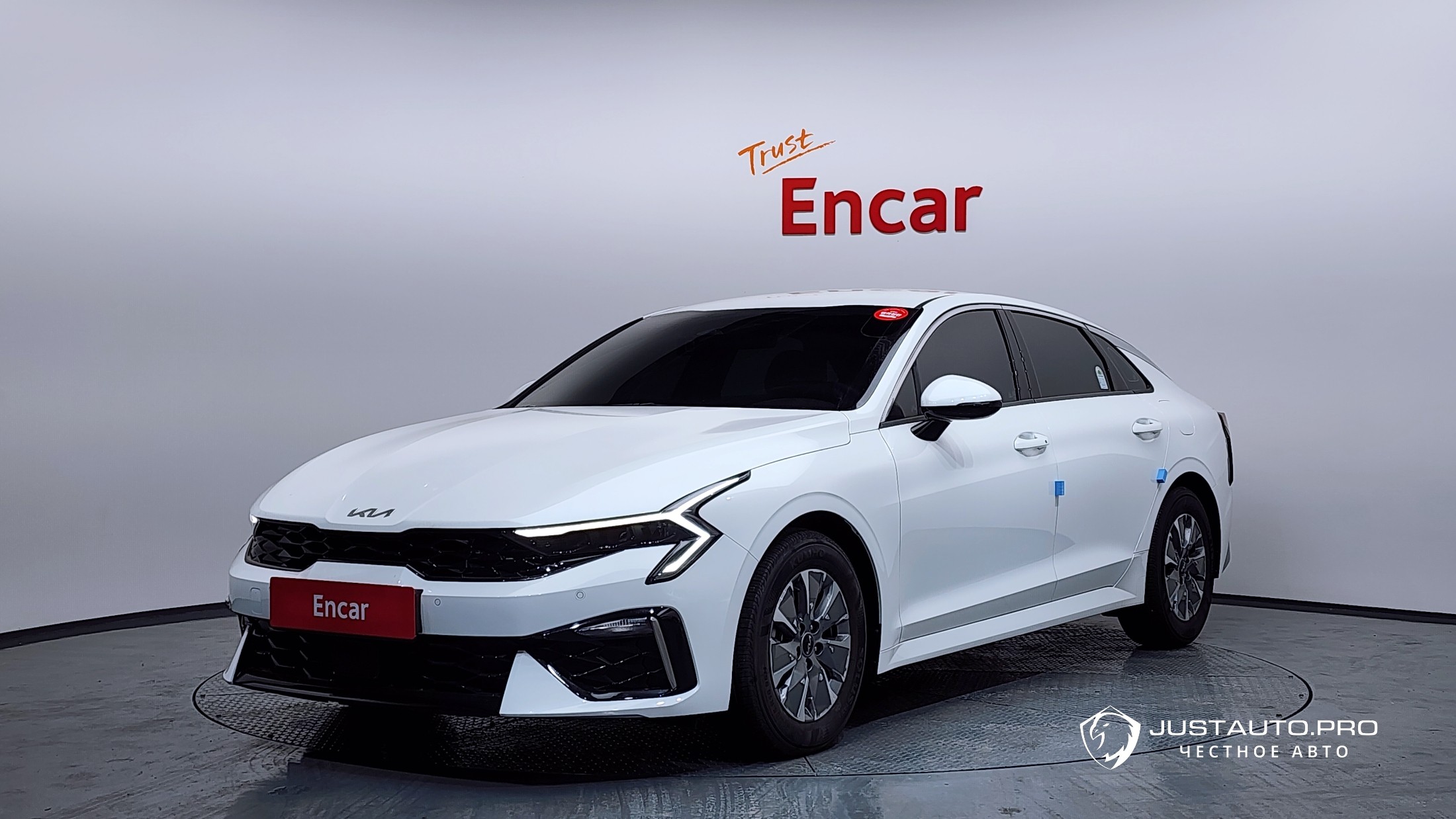 Автомобиль Kia K5