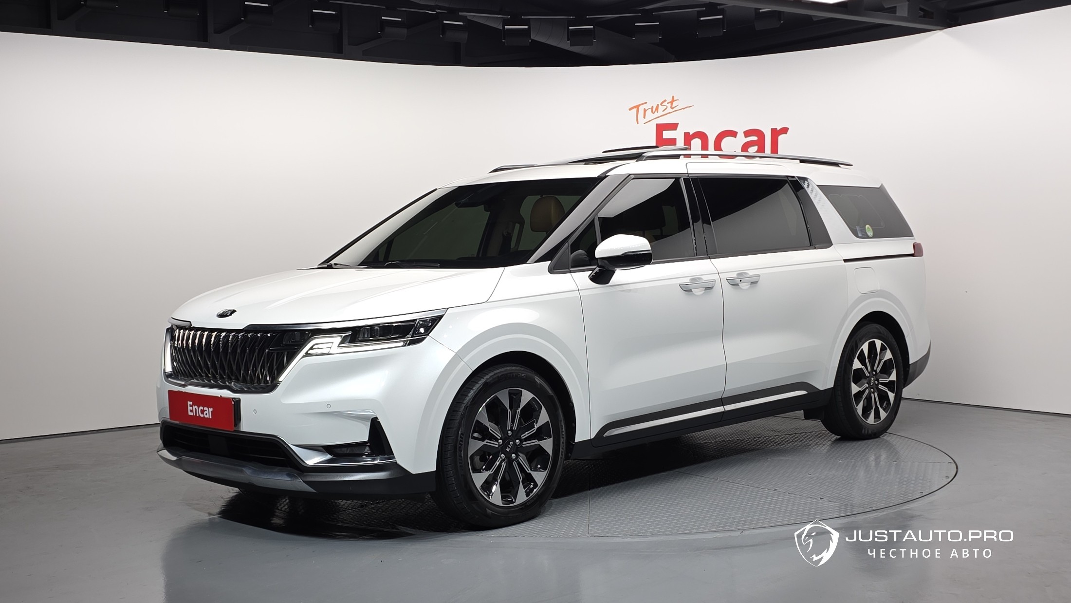 Автомобиль Kia Canival