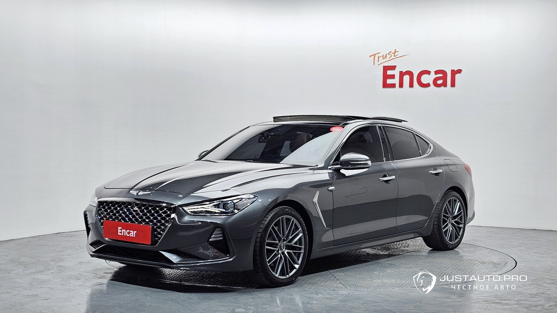 Автомобиль Genesis G70