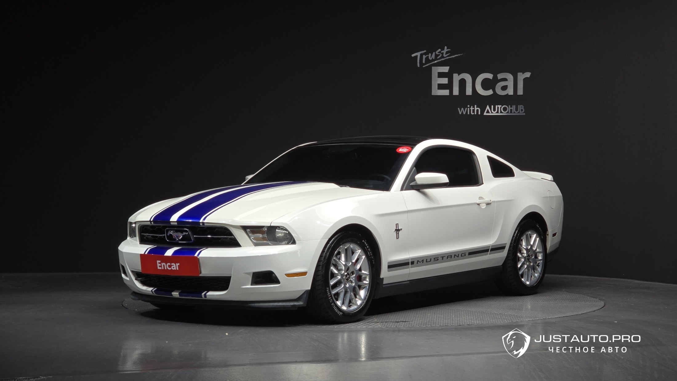 Автомобиль Ford Mustang