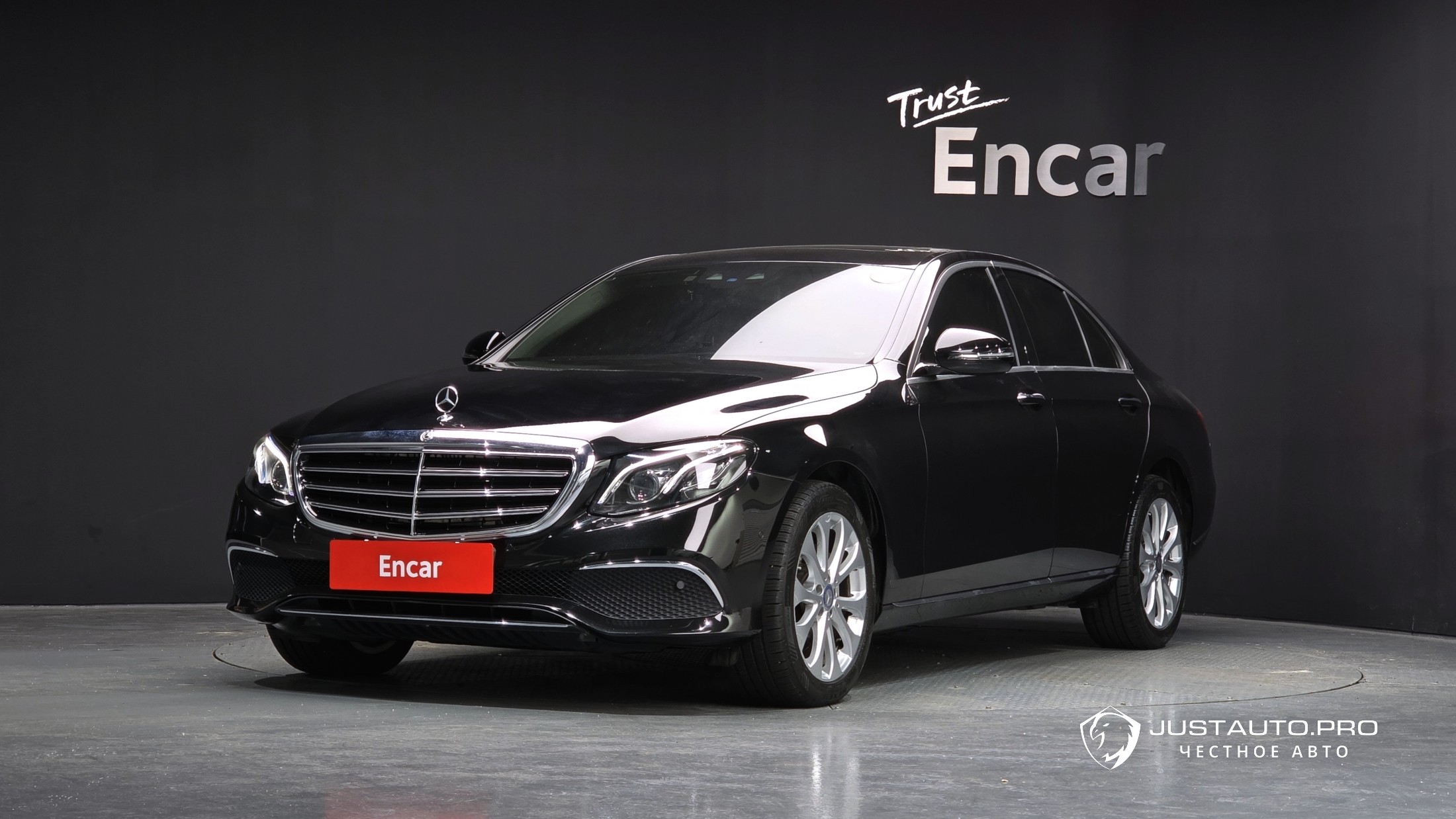 Автомобиль Mercedes-Benz E-Class