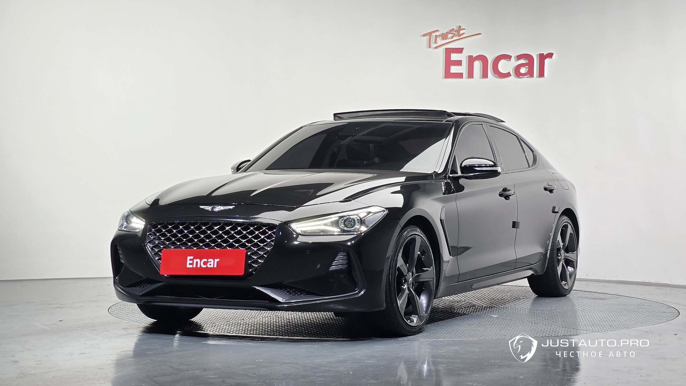 Автомобиль Genesis G70